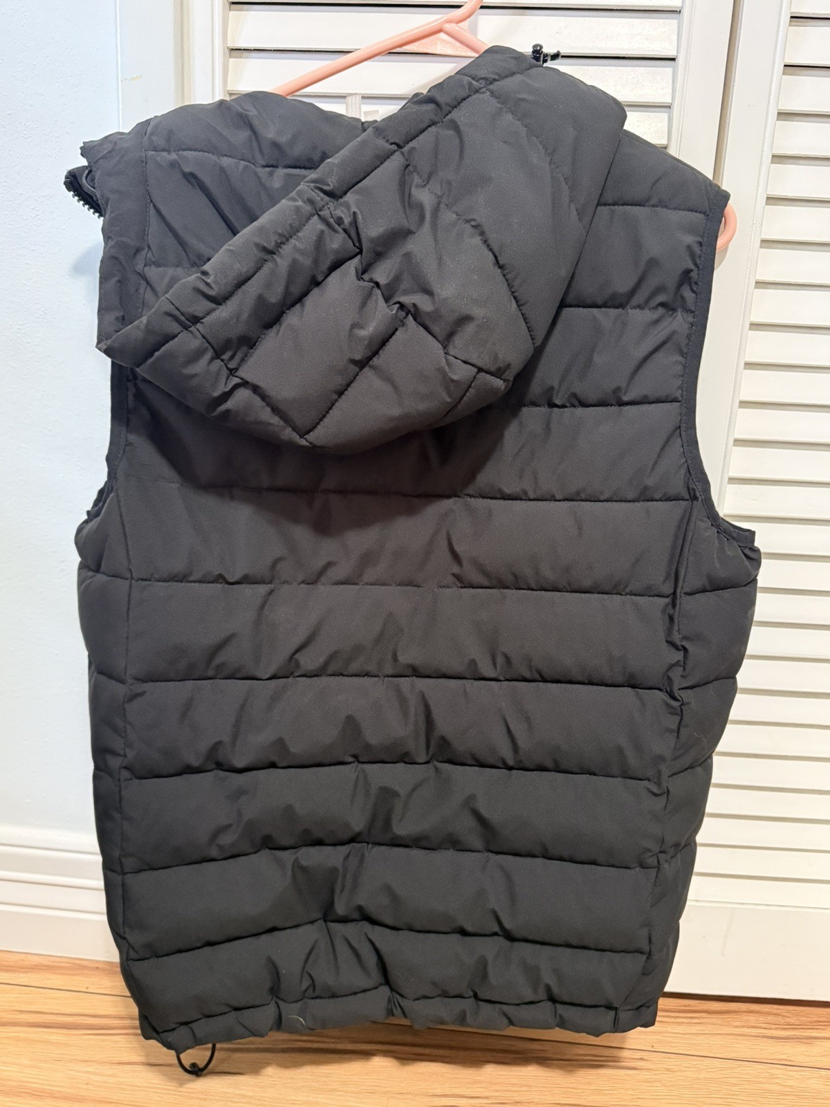 Calvin Klein Women’s Nylon Hooded Puffer Vest Sorona Aura Medium $129 MSRP