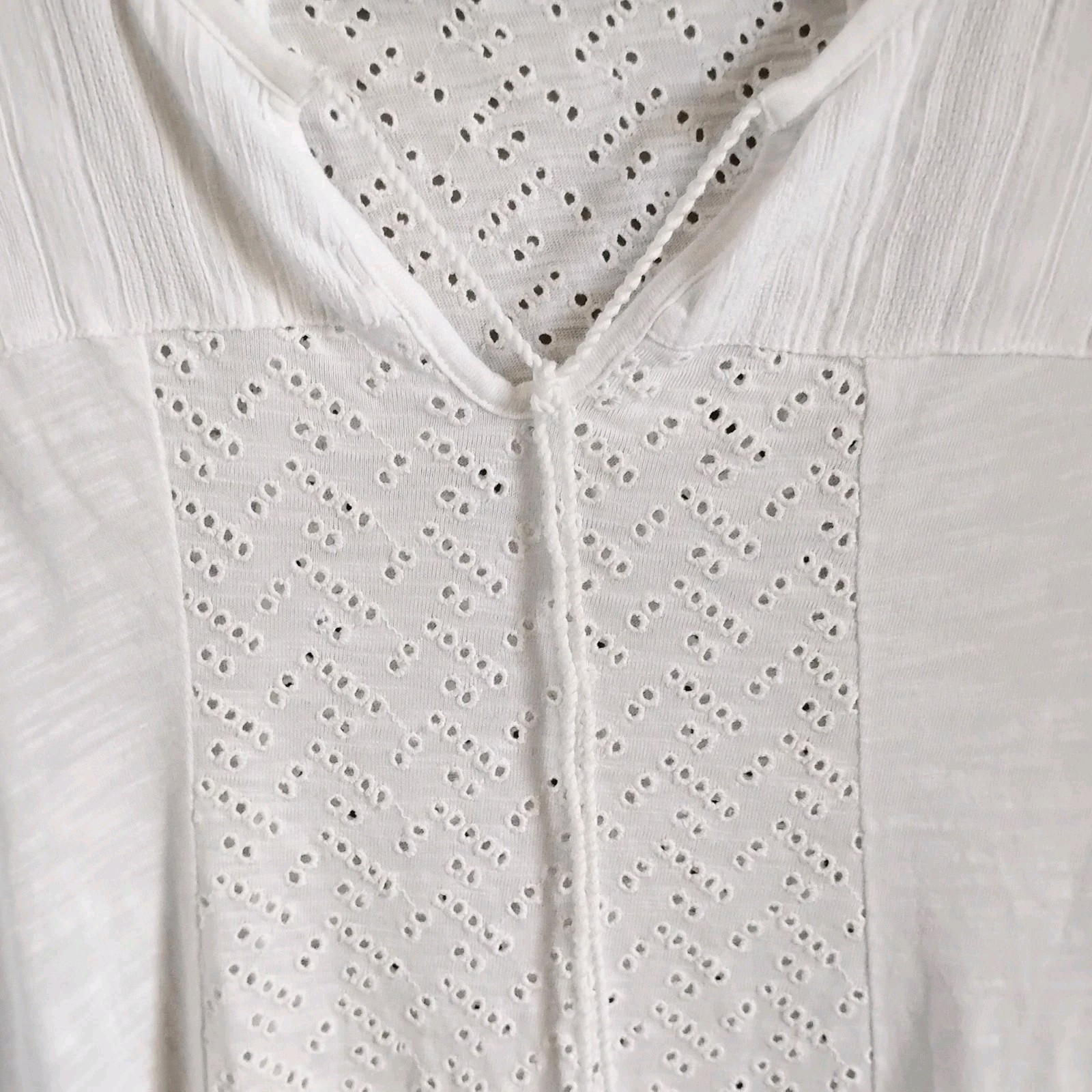 Bob Timberlake Women’s White Cotton Eyelet Top Size M V Neck Tassel Tie India