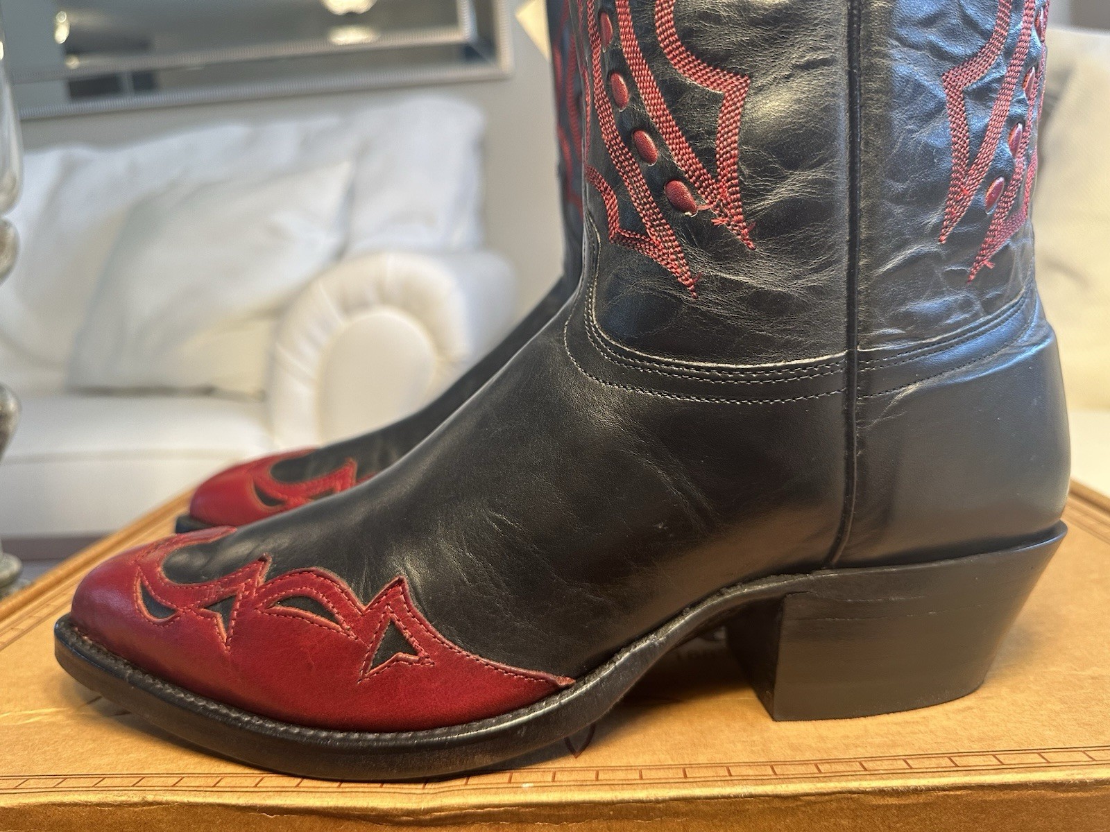 J Chisholm Men’s Handcrafted 1990’s Joe Diffie Black/Red Wing Tip Boots Size 10D