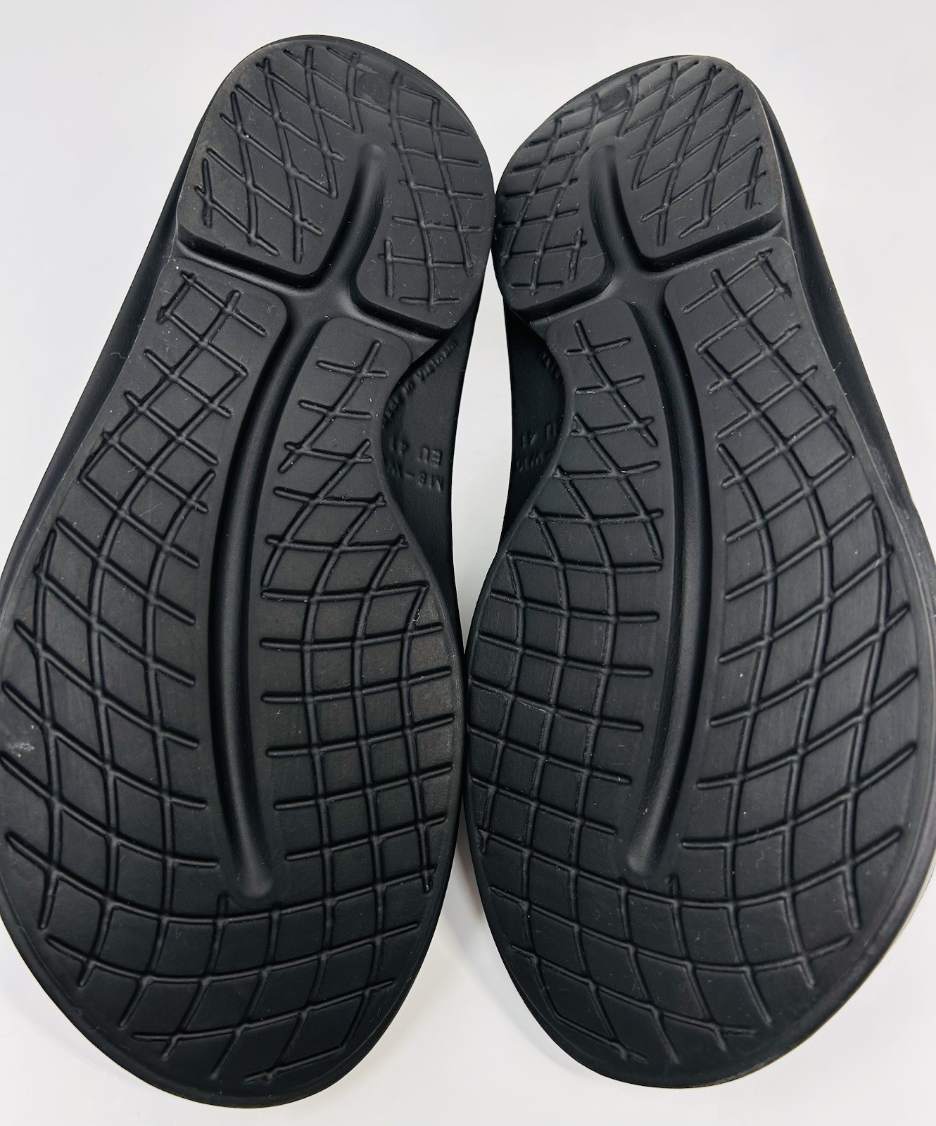 OOFOS OOahh recovery slide sandals Unisex Black Men’s 8 Women’s 10 Excellent