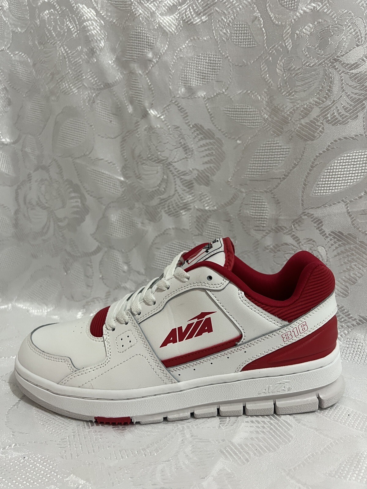 AVIA BASKETBALL WHITE RED 816 RETRO LOW TOP OLD SCHOOL 880 LEGACY