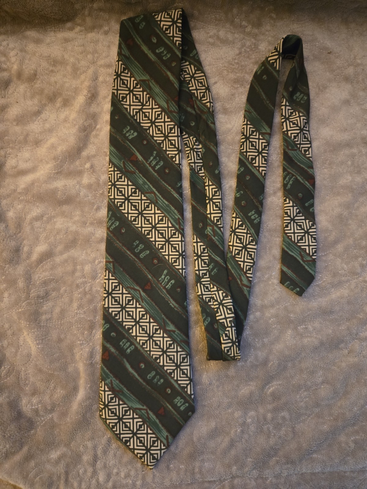 Vintage Men’s Necktie – Classic Retro Tie