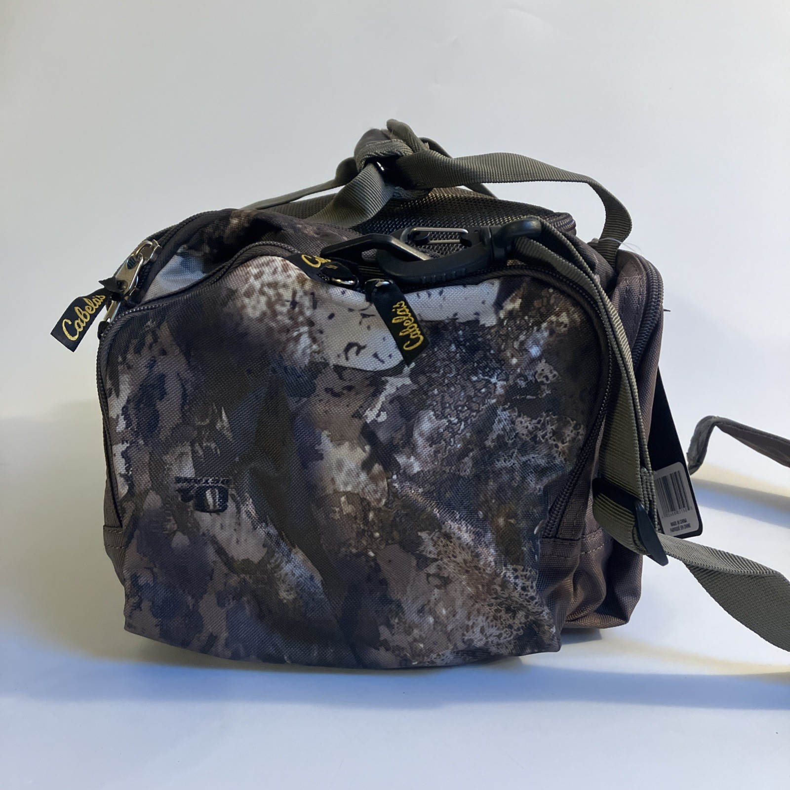 CABELAS CAMO Camouflage MINI Catch-All DUFFLE Gear Blind Hunting BAG Zip Pockets