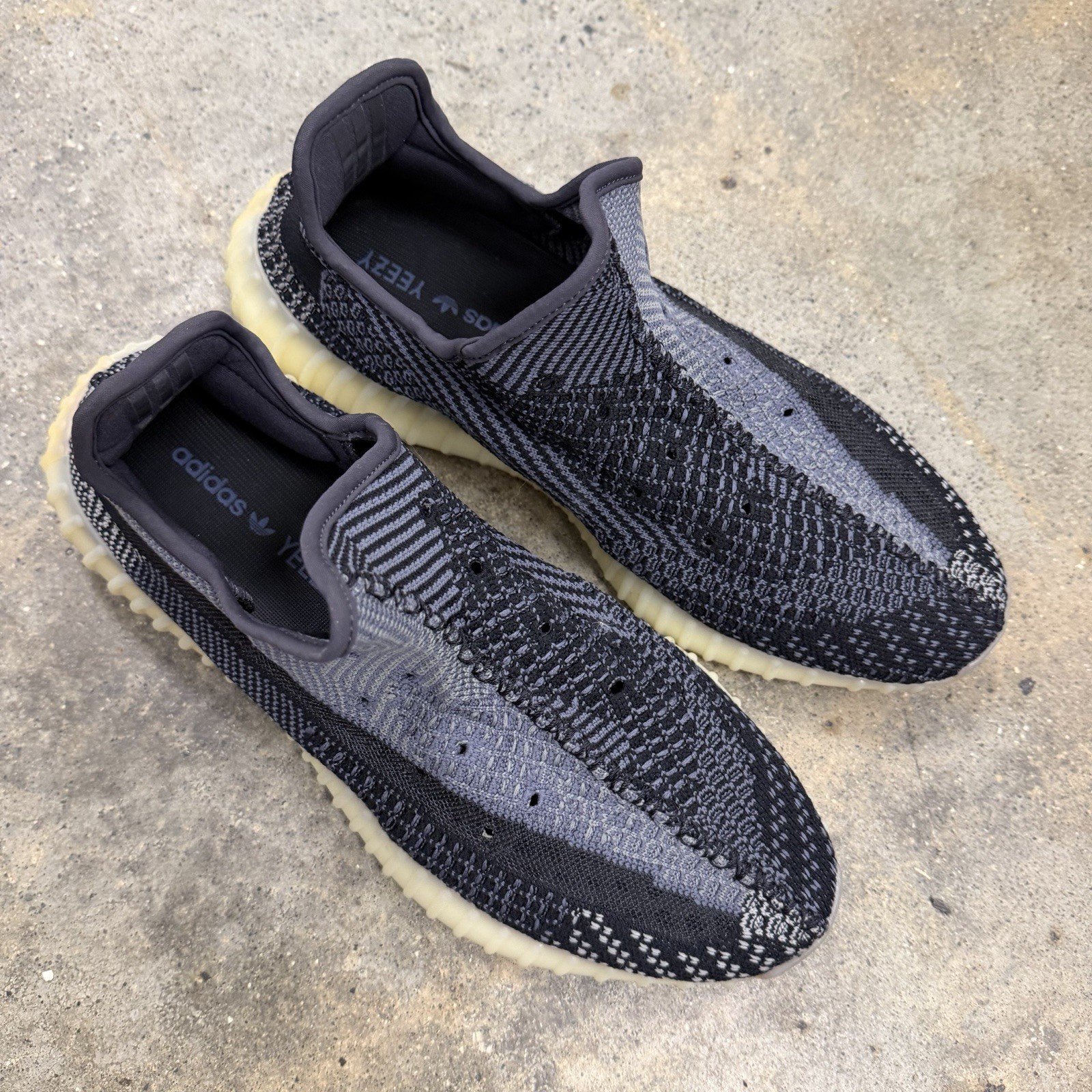 Adidas Yeezy Boost 350 V2 Carbon Mens Size 12 Black Grey Sneakers Boost B37571