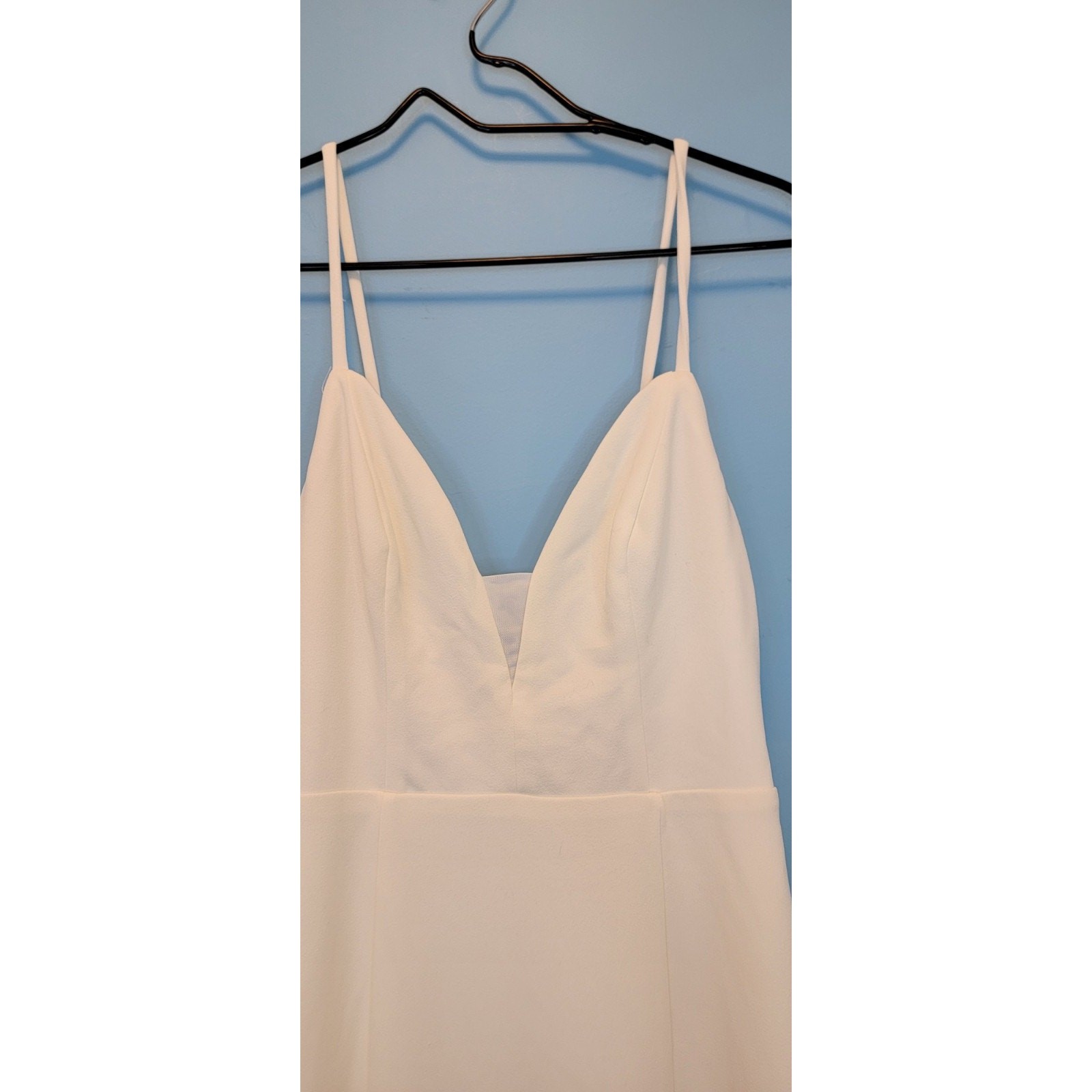 Dreamy Elegant Size Small NWT Lulus Wedding Dress Button Detail Spaghetti V-Neck