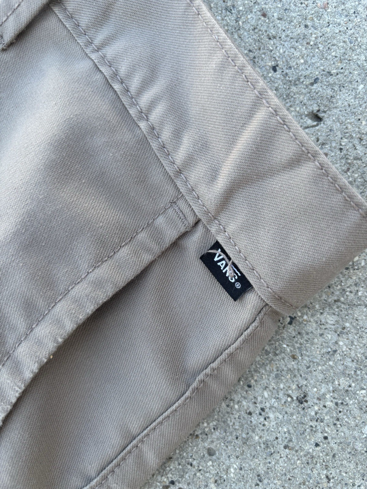 VANS Men’s Beige Twill Chino Pants 31W Cotton Blend Flat Front Pockets