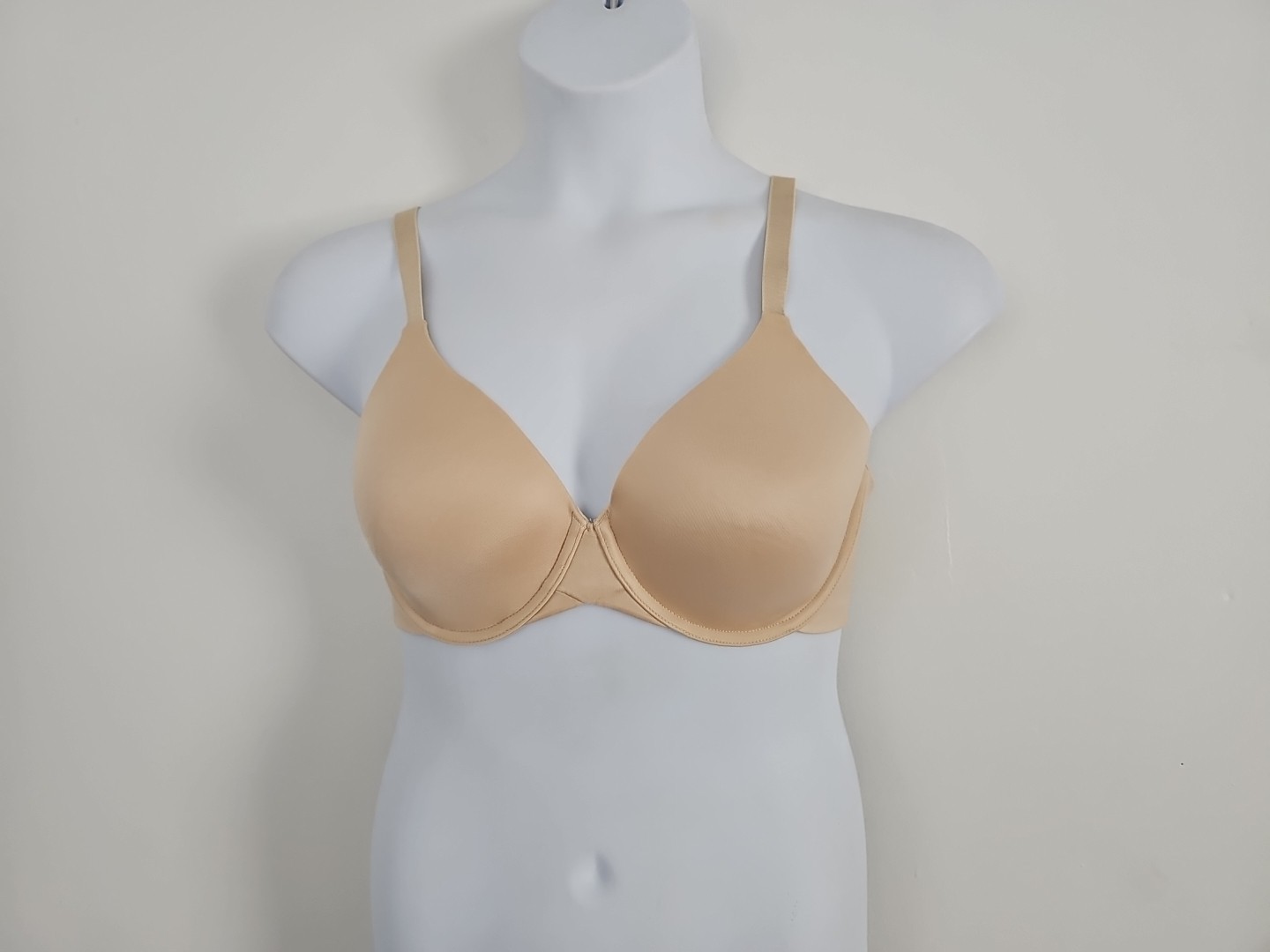 Lilyette Back Smoothing T-shirt Bra Ivory size 38C Underwire Adjust. Staps Lined