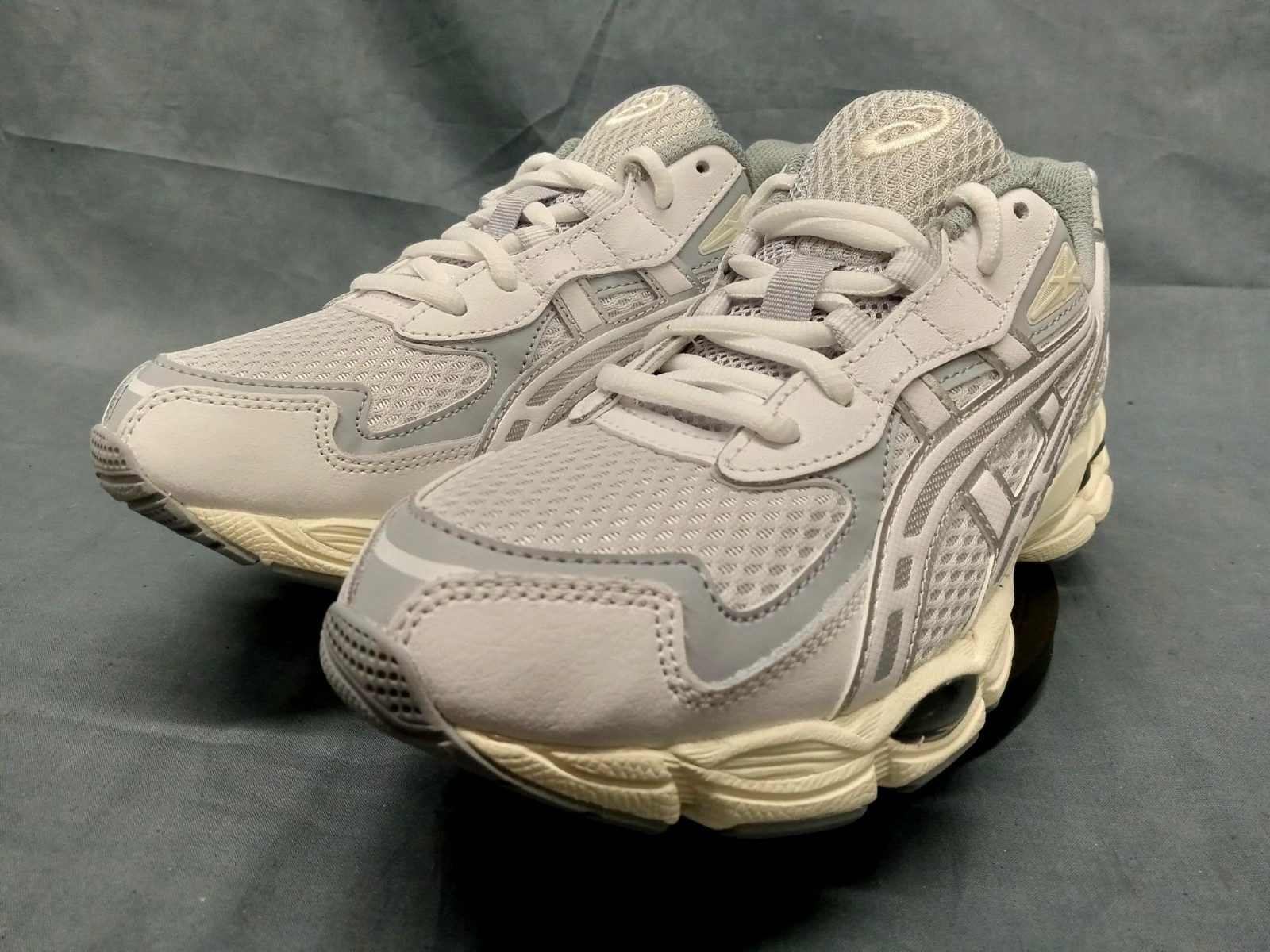 ASICS GEL-NYC 2055 Running Sneaker Glacier Grey White Boys Size 6.5 NEW NO BOX!