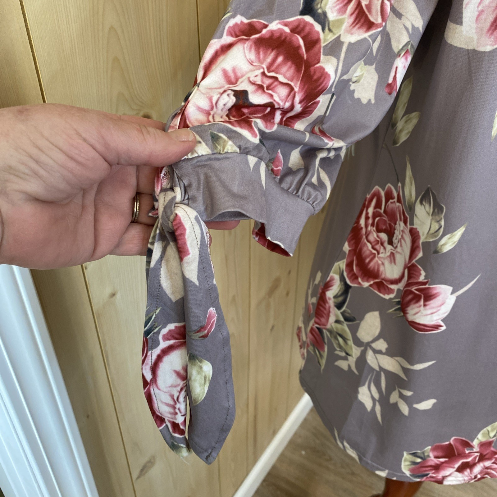 Gray And Pink Off The Shoulder Floral Blouse. Soft Stretchy. XL