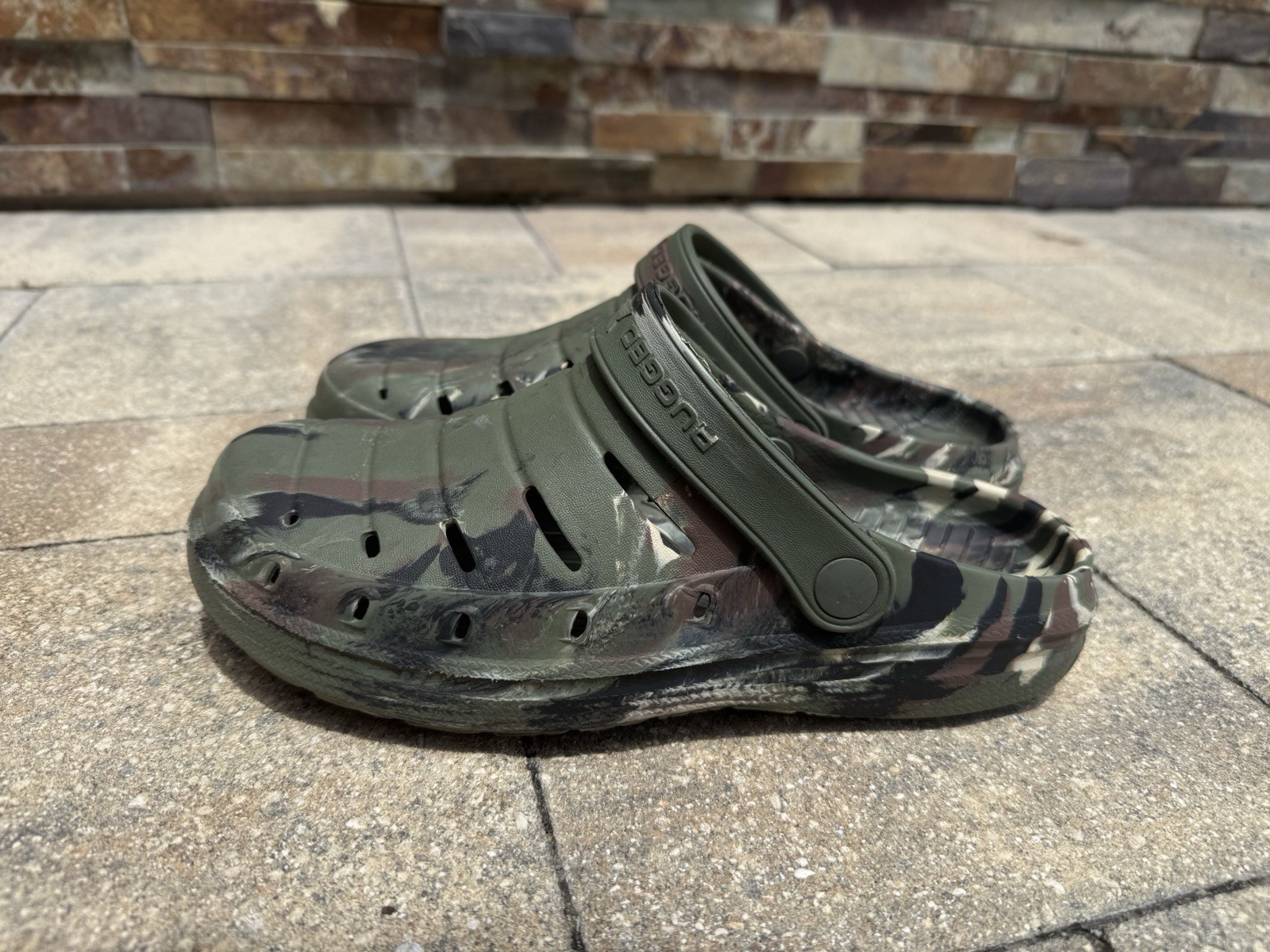 Rugged Shark Men’s Camo Clog Sandal Green/Black Slip-On Rubber Upper Sz 9