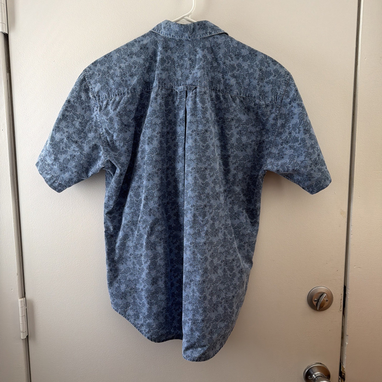 Woolrich Women’s M Short sleeve button up 100% Cotton, Sky pattern see pics