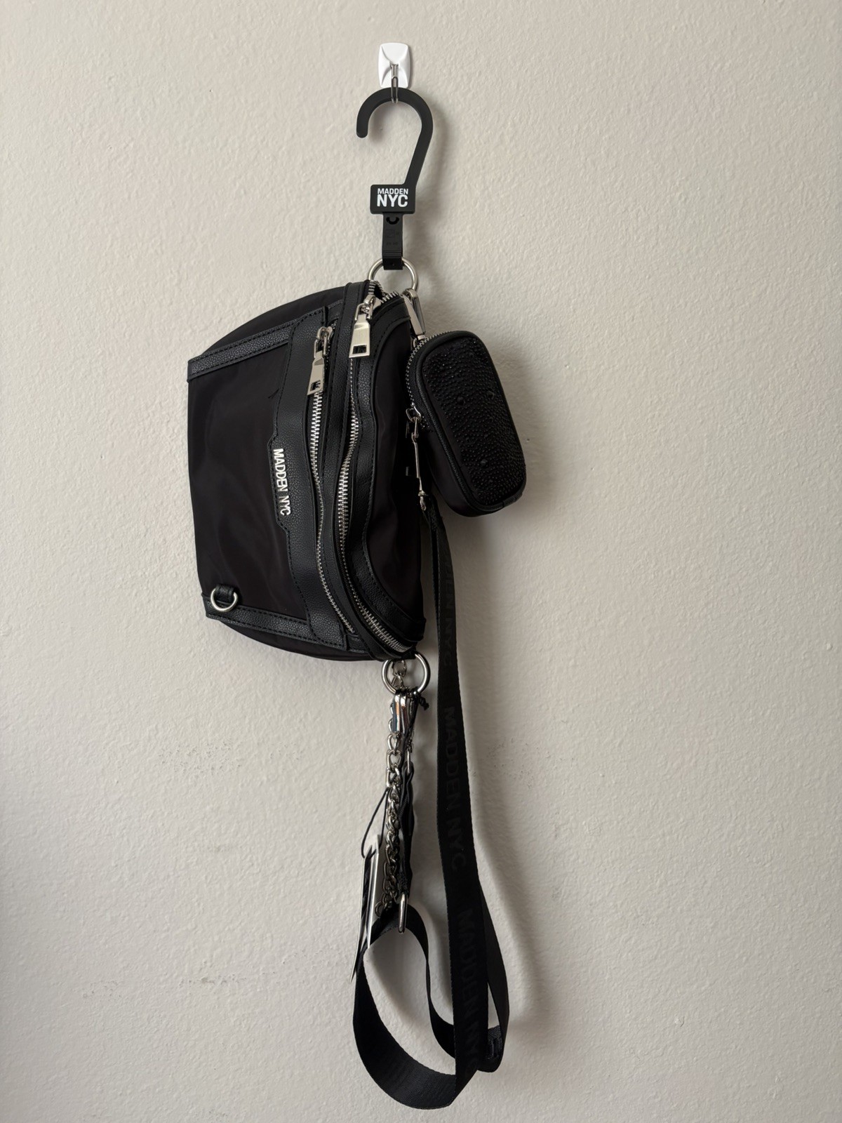 New With Tags Madden NYC Women’s Chain Pocket Fanny Pack, Black