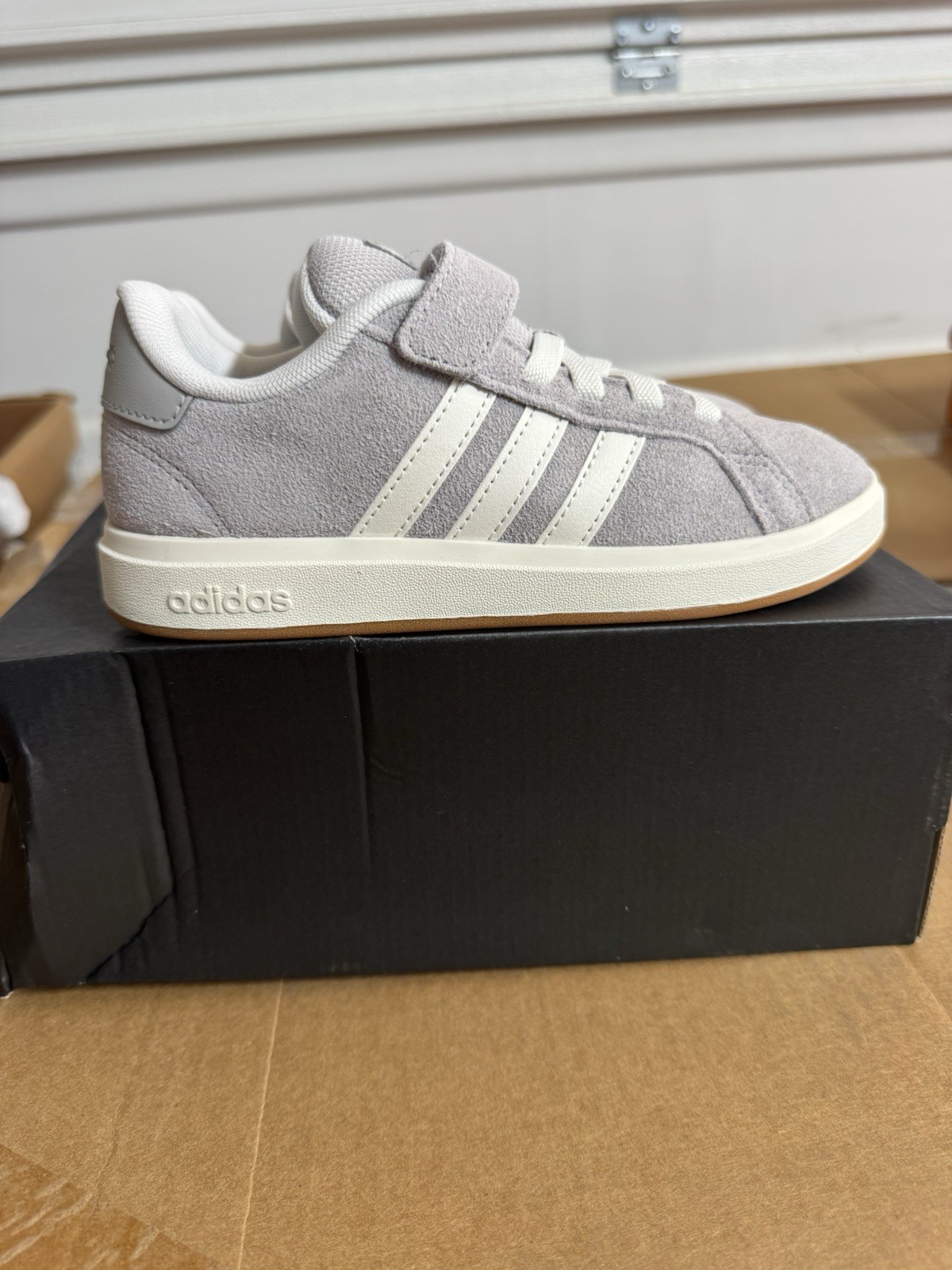 Adidas Grand Court 00s Shoes Grey Two / Off White / Gum Kids Size 2 No Tie