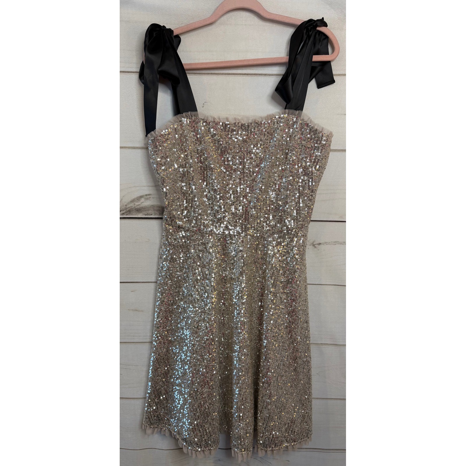 Gal Meets Glam Sequin Bow Shoulder Mini Dress Champagne Silver Size 10 NYE Party