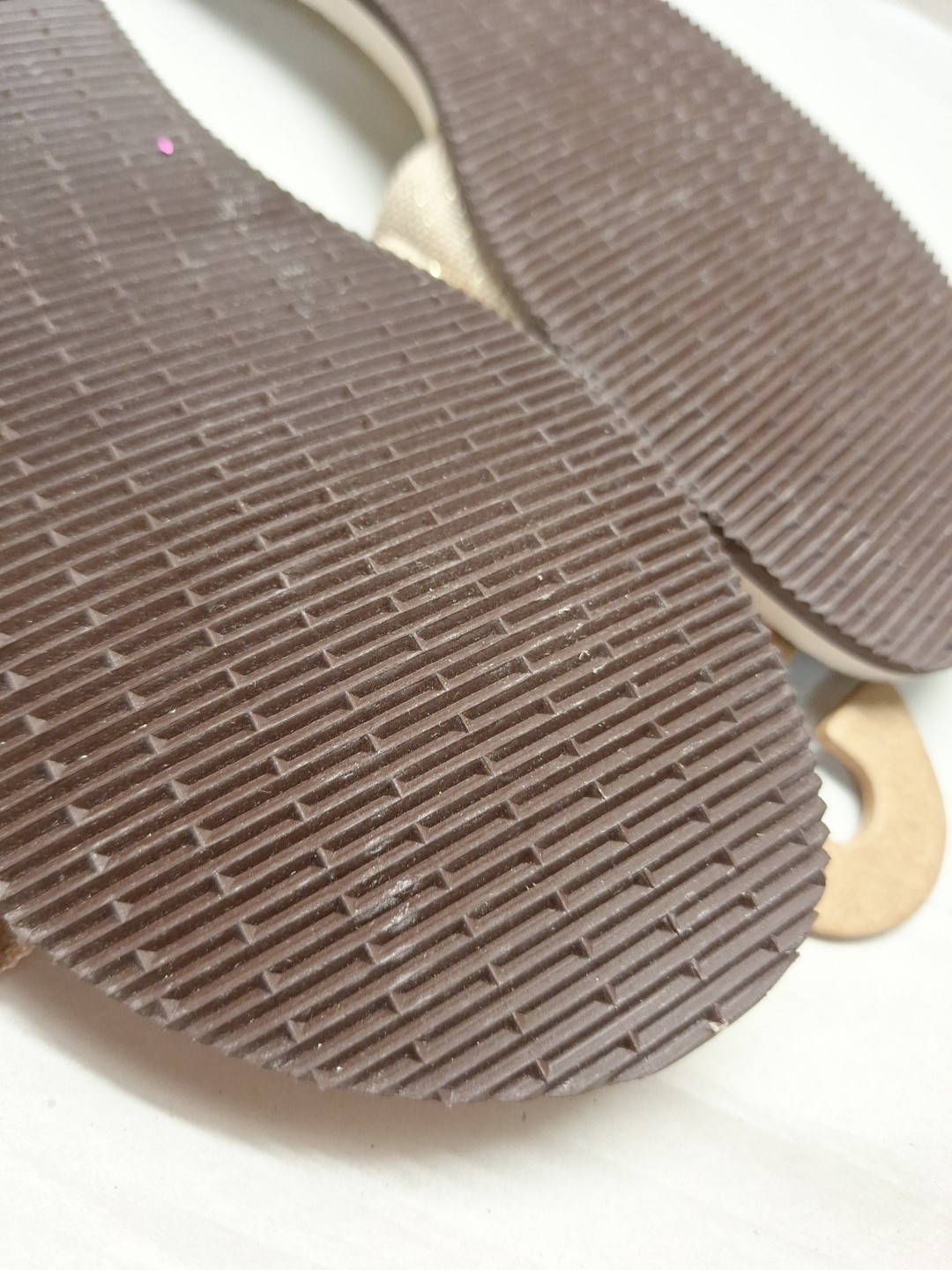 NWT Havaianas Womens St. Tropez Shine Flip Flop Sandal Beige Size 7/8 MSRP $42