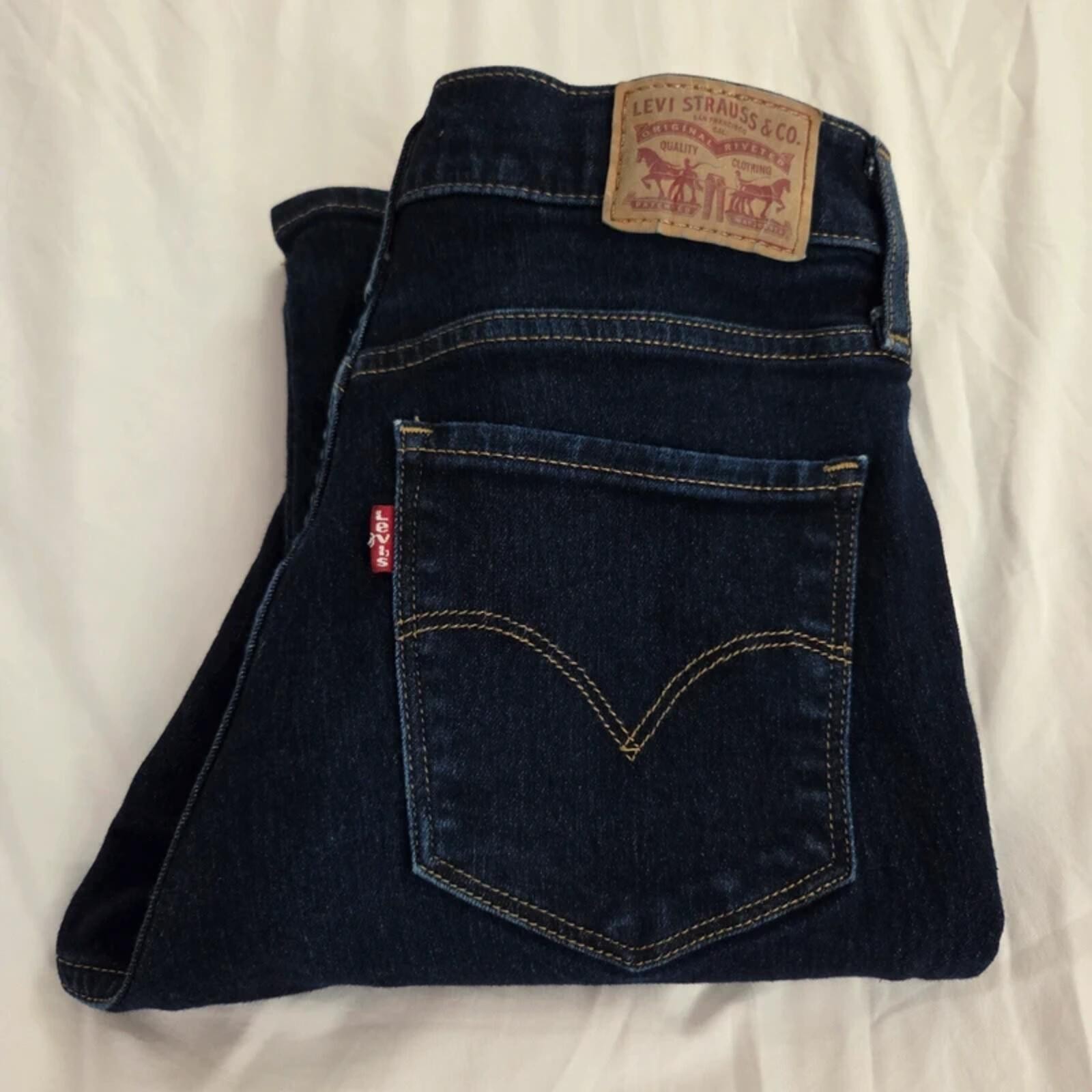 Levi’s 315 Shaping Bootcut Jeans W26 L30 Dark Wash Stretch Denim