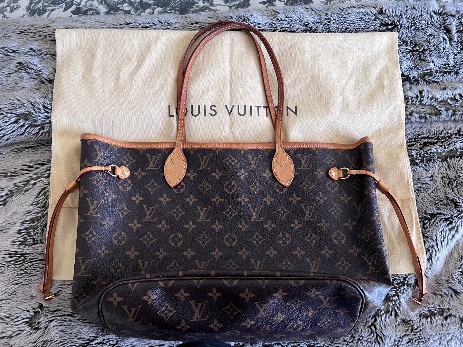 Louis Vuitton Neverfull Tote (M41177) MM Brown/Cerise Red Canvas Monogram