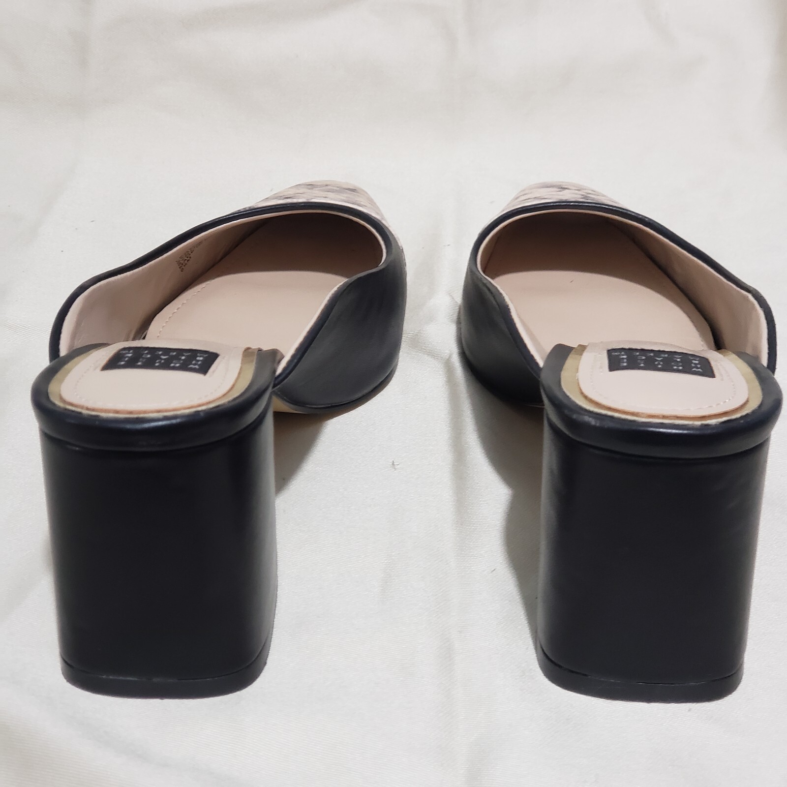 White House Black Market Black/Beige Snake pattern Leather Cap Toe Mules 6,5M