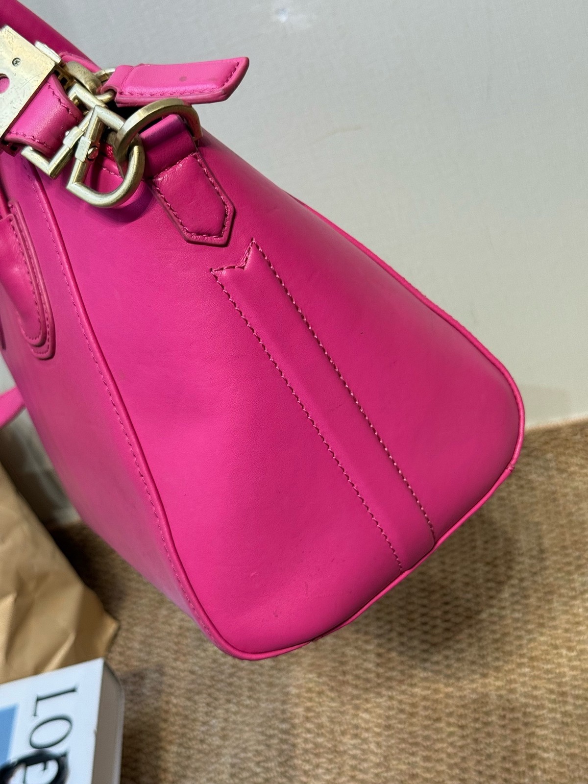 Givenchy Pre-Owned Authentic Shoulder Bag Pink 28*24*16 Free Tracked Shipping