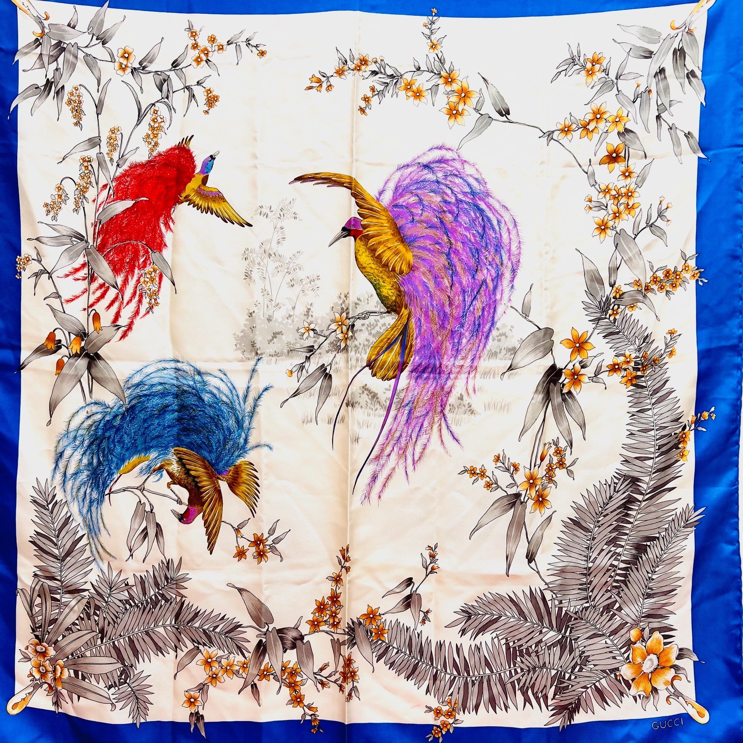 Beautiful Birds Paradise Gucci 100% Silk Satin Scarf 34″ Ivery Blue (45)
