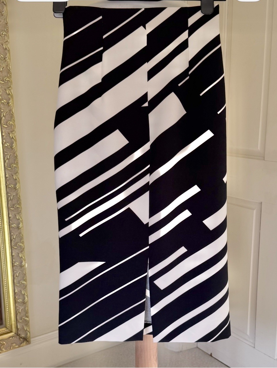 Zara Stretch Monochrome Midi Skirt Size XS Black/Ivory Occasion Events Wedding
