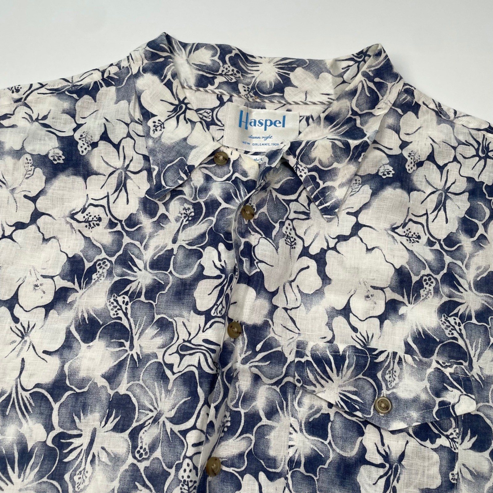 Haspel Men Large Blue White Floral Hibiscus 100% Linen Short Sleeve Button Shirt