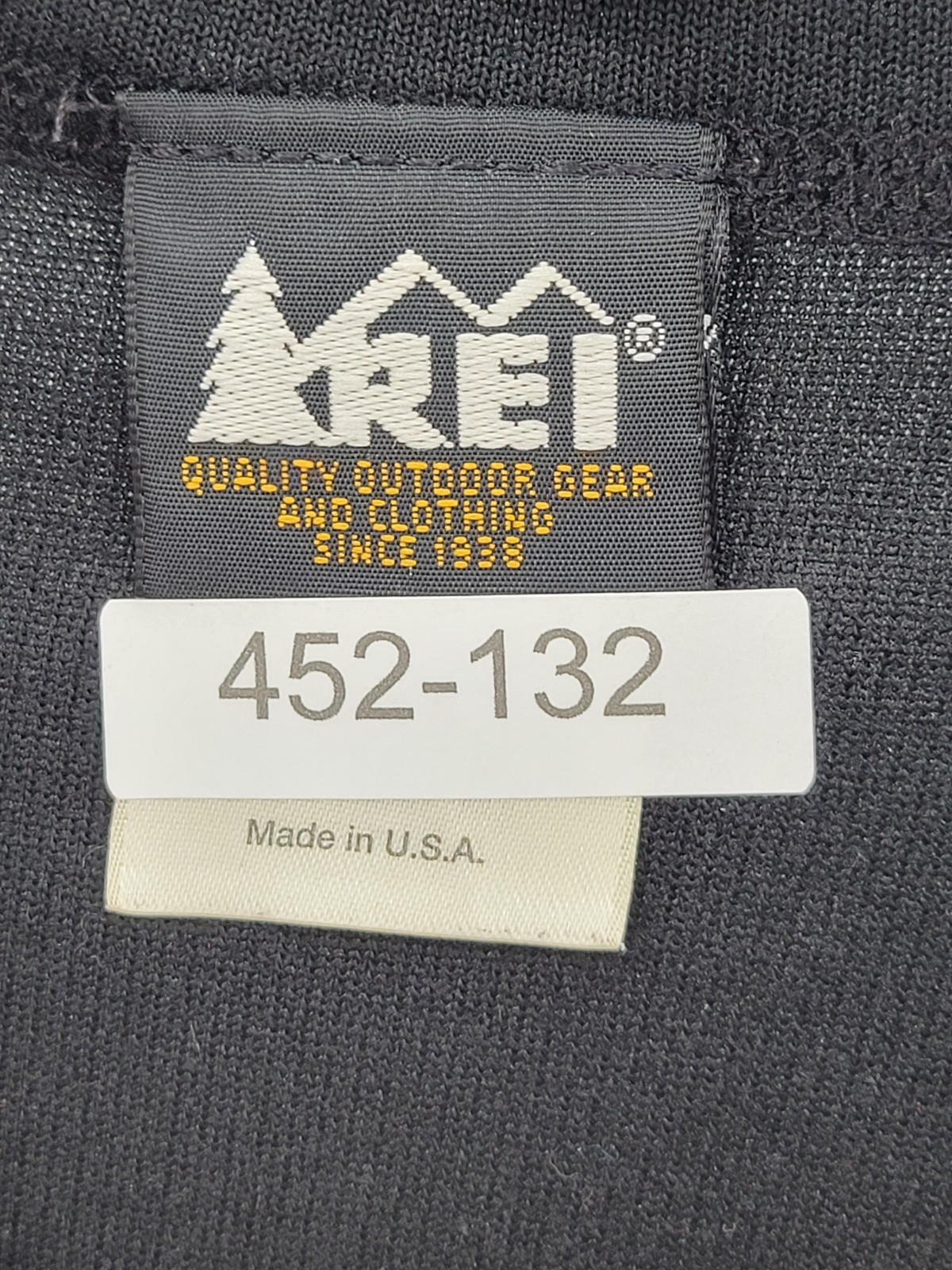 REI Pullover Mens Medium Black Quarter Zip Activewear Outdoor Casual USA Made