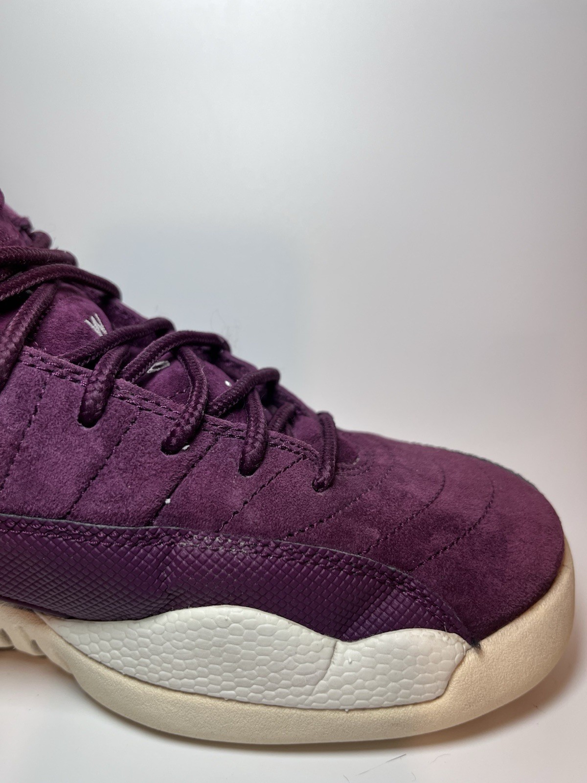 JORDAN RETRO 12 BORDEAUX SIZE 7Y 153265-617