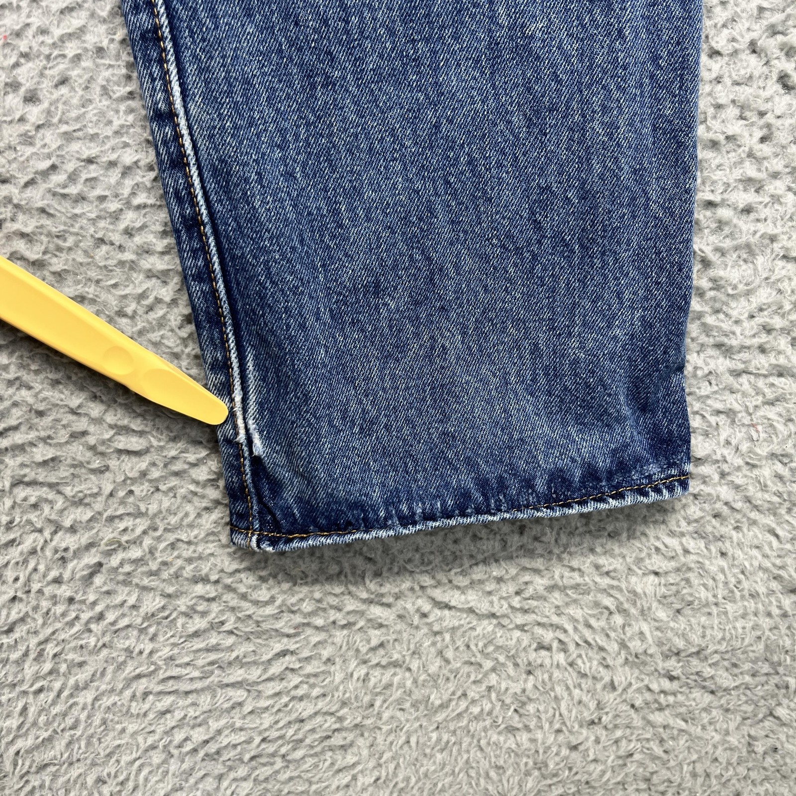 Levis 501 Jeans Mens 32×30 Blue Medium Wash Straight Leg Button Fly Denim