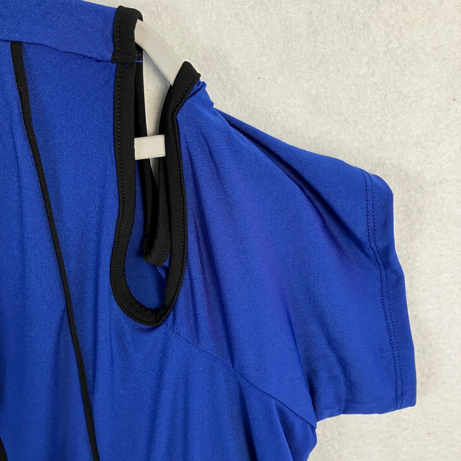 Avenue Cold Shoulder Asymmetric Tunic Women’s Size 22/24 Royal Blue