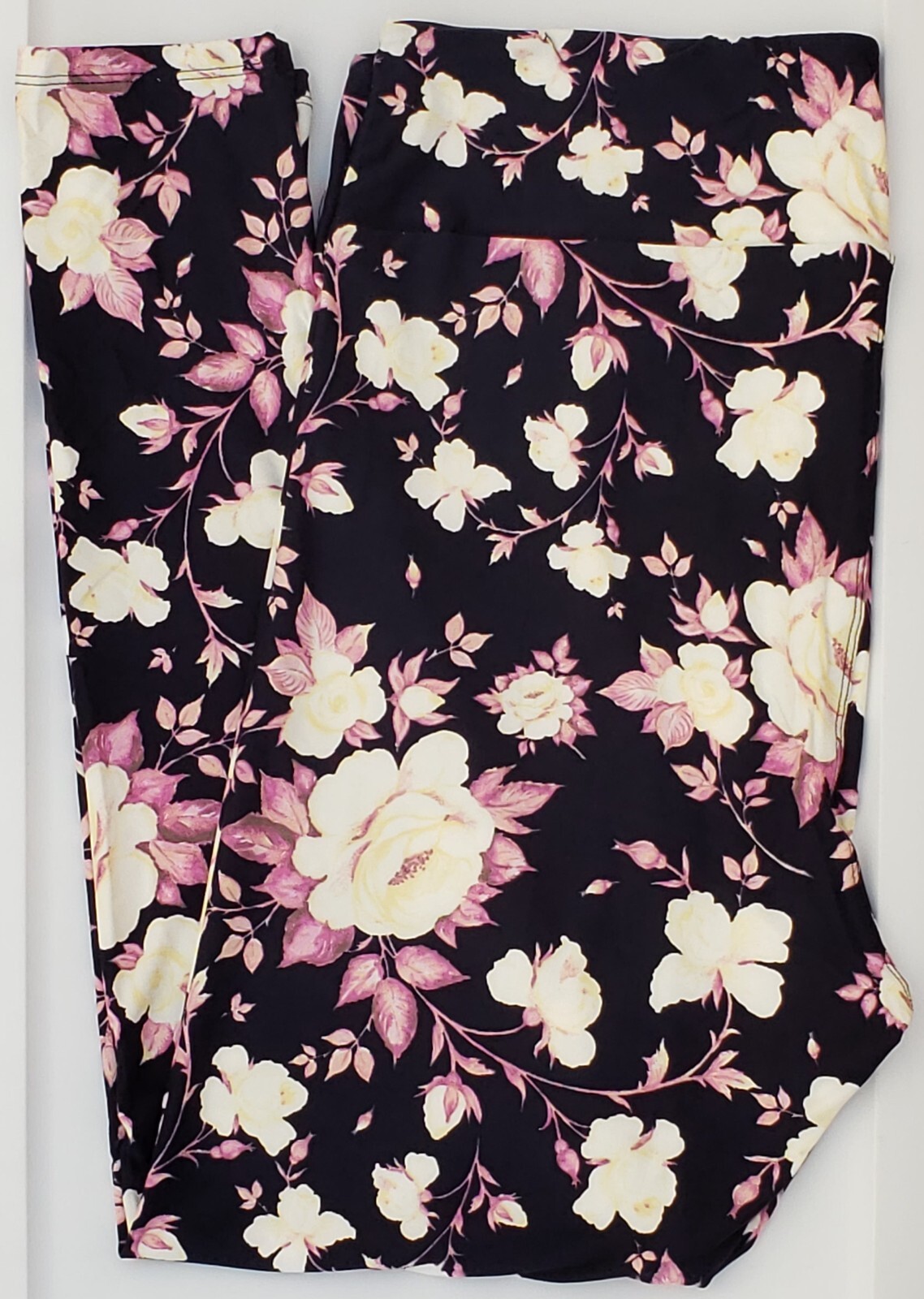 TC2 LuLaRoe Tall & Curvy2 Leggings Cute Roses Flowers Print NWT T30