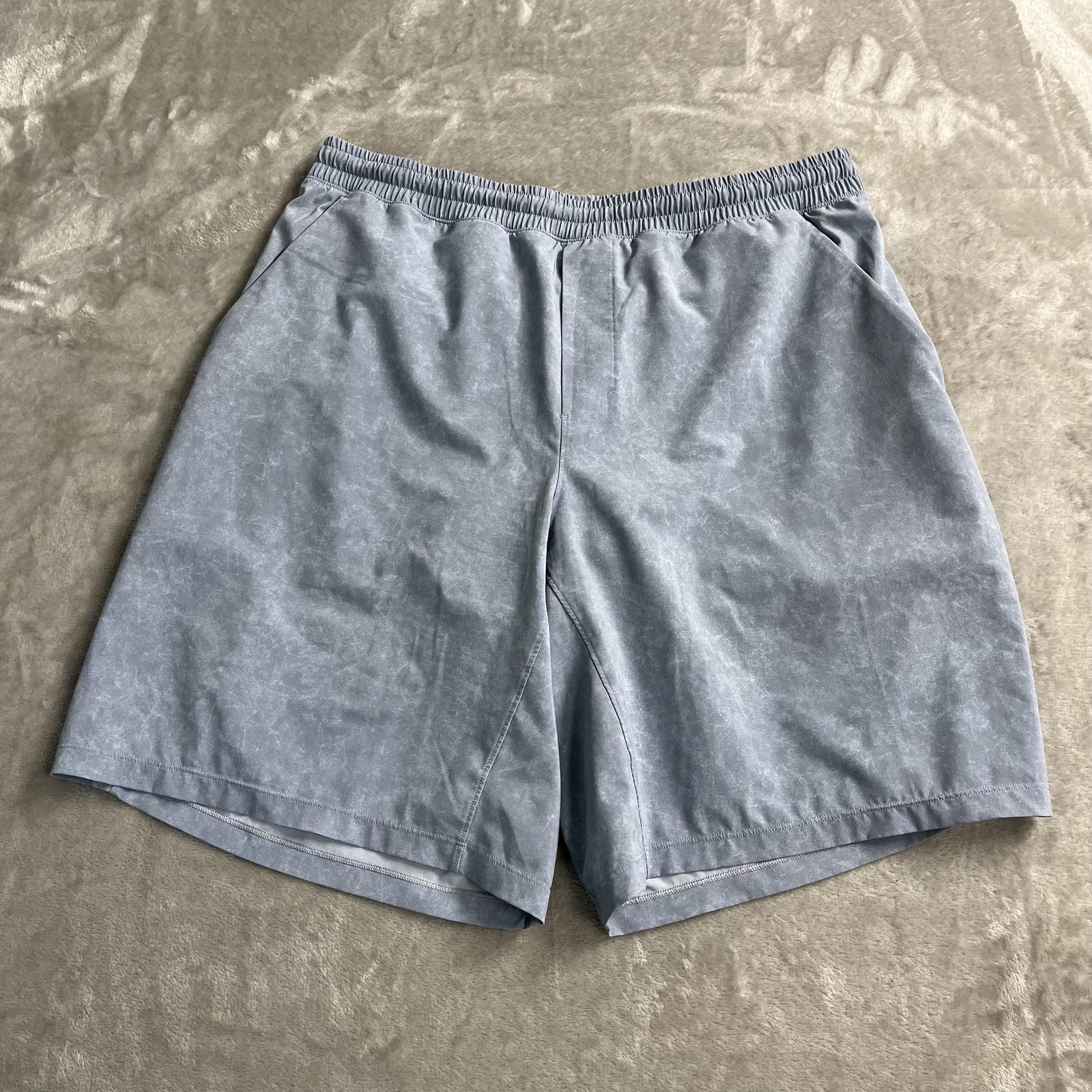 Lululemon Shorts Mens XL 9in Gray Lined Running Athletic Drawstring Pockets