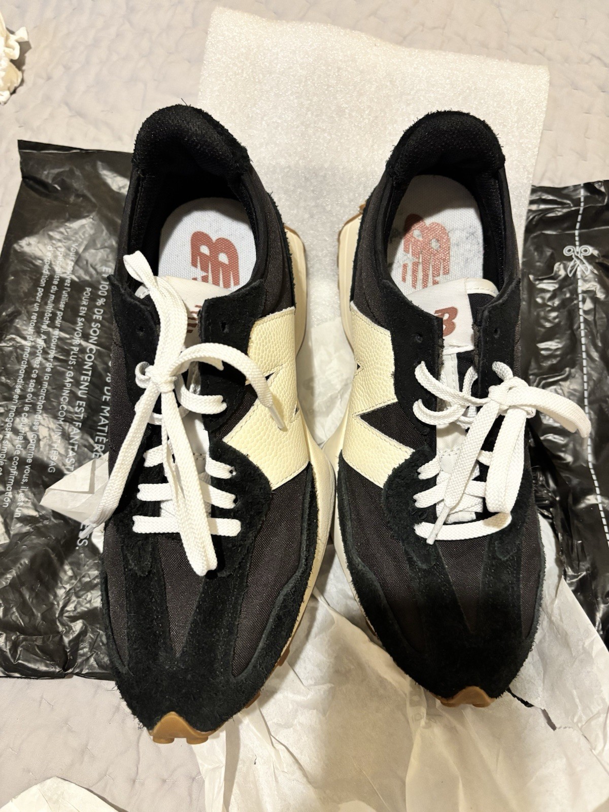 New Balance 327 WS327BL Black Cream Gum Women’s Sneakers Size 8