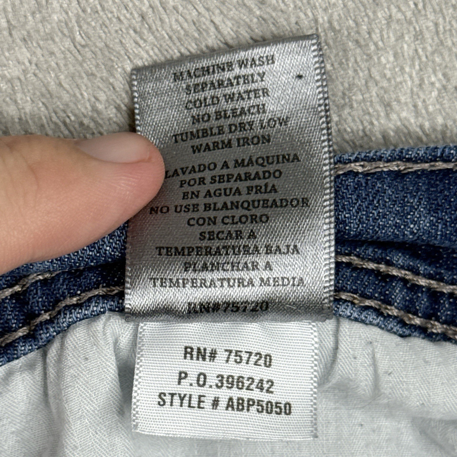 BKE Alec Jeans Men 28×34 Blue Straight Medium Wash Denim Low Rise Distressed EUC