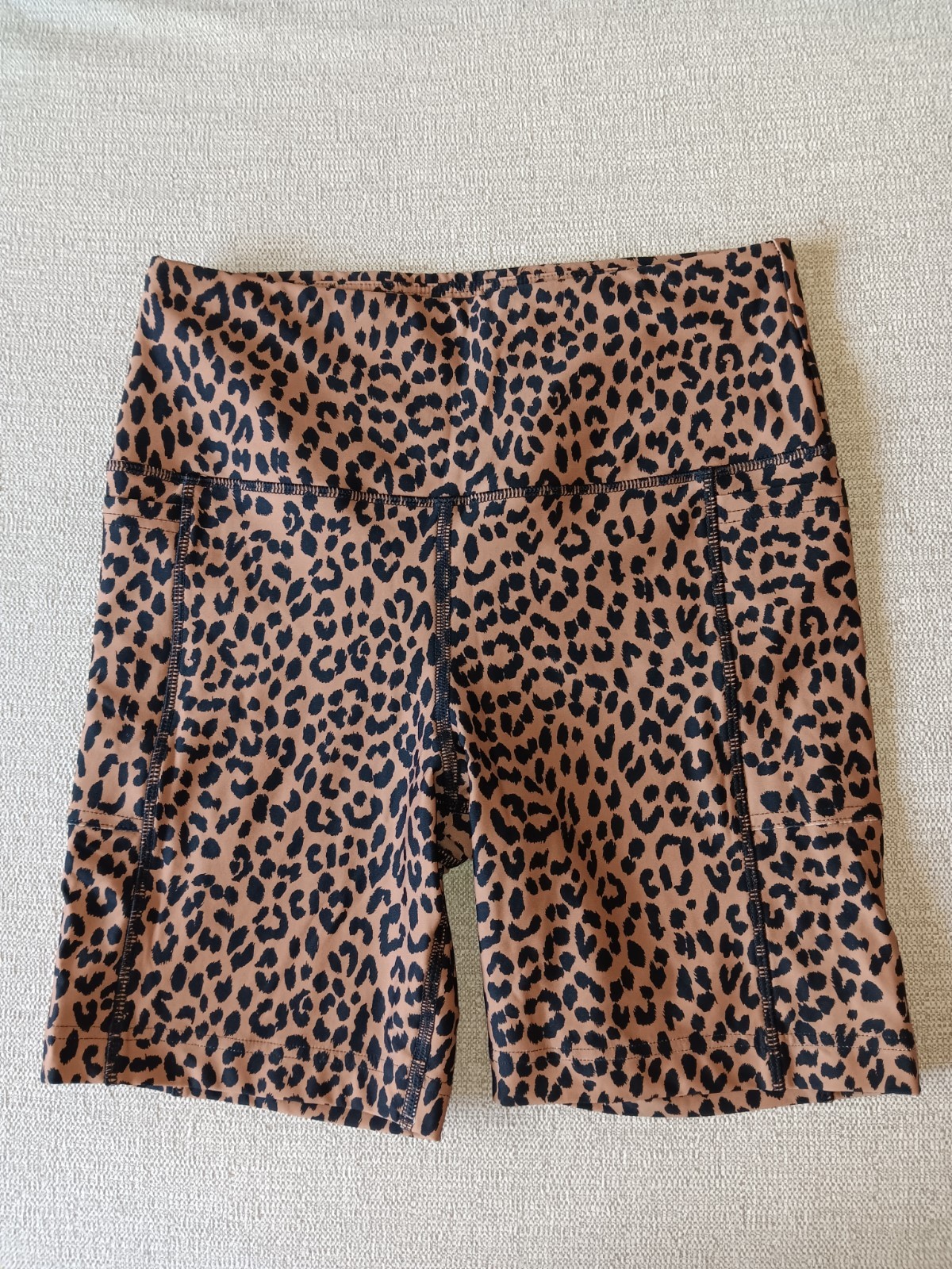 Lands End Womens Size Small Cheetah Animal Print Athletic Pocketed Bike Shorts