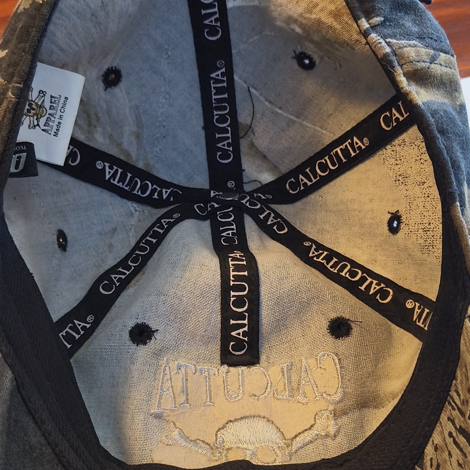 Calcutta Men’s Adjustable Baseball Cap Black Camouflage Skull & Crossbones OS