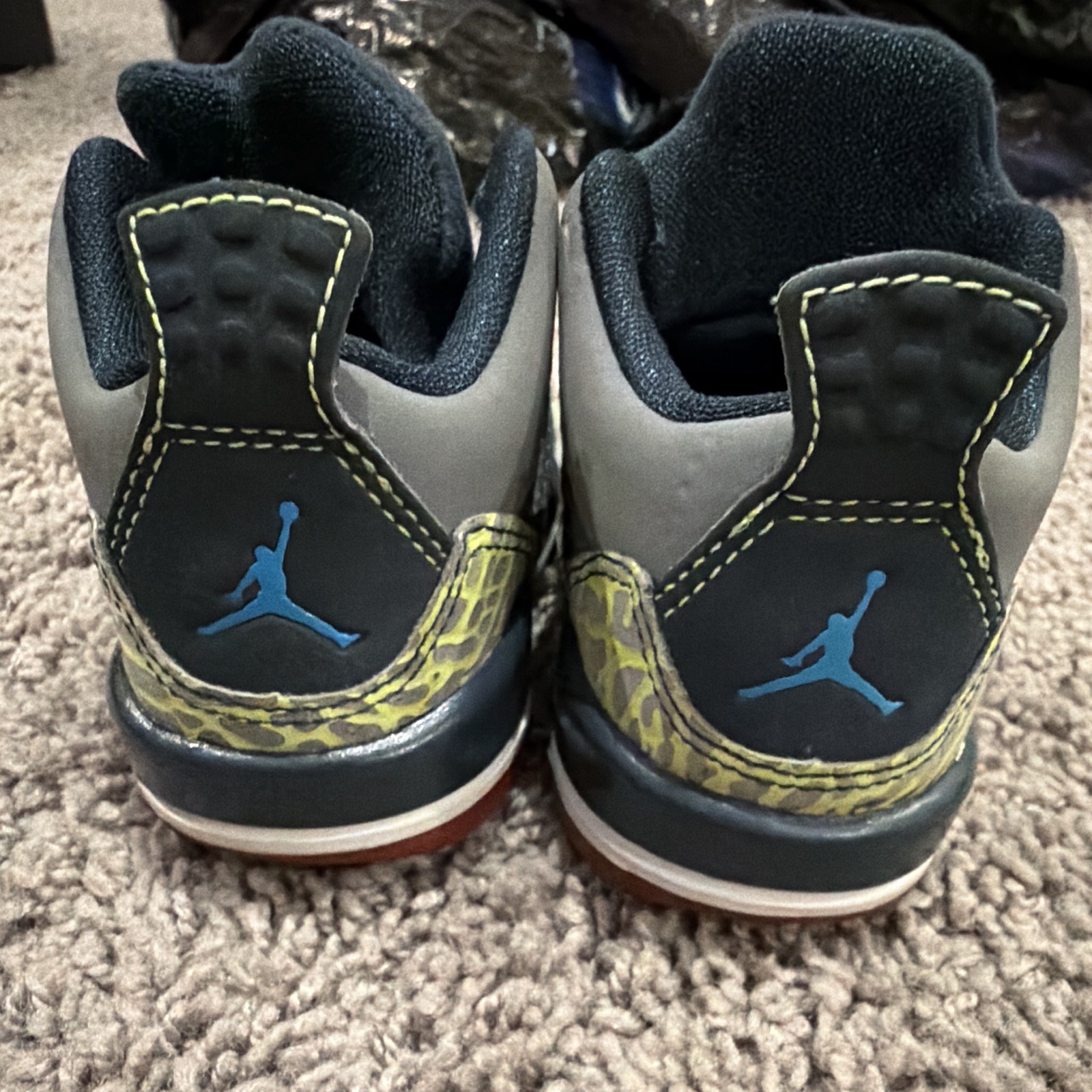 Jordan Air Jordan 3 Gray/Navy/Yellow Leather Kids US 5C Sneakers 832033-015