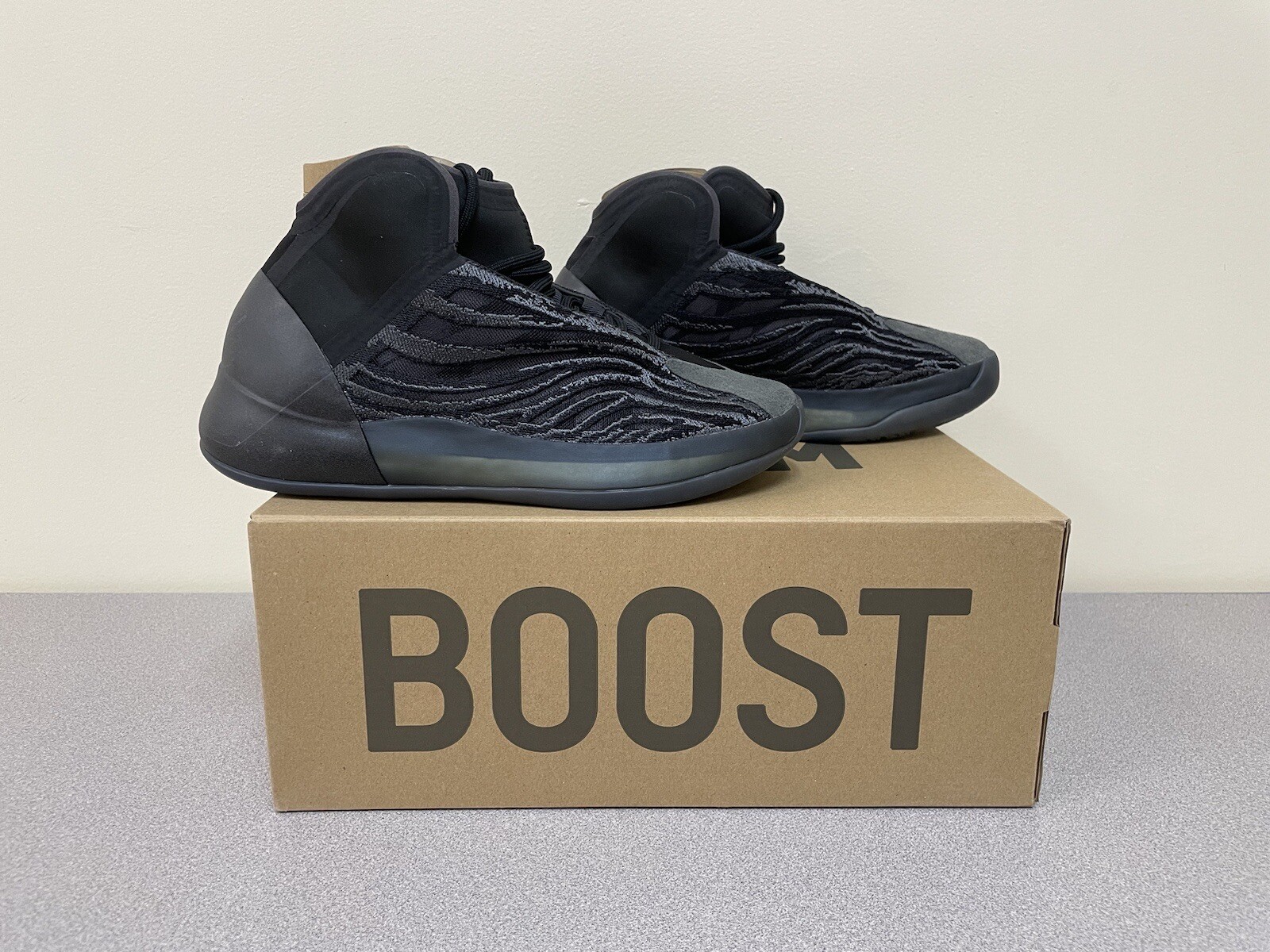 Men’s US Size 7 – adidas Yeezy QNTM Quantum Onyx GX1317 New Authentic