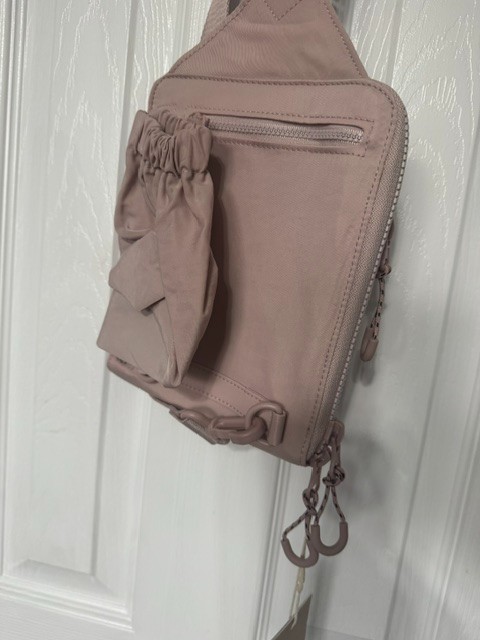 BEIS The Sport Sling In Atlas Pink