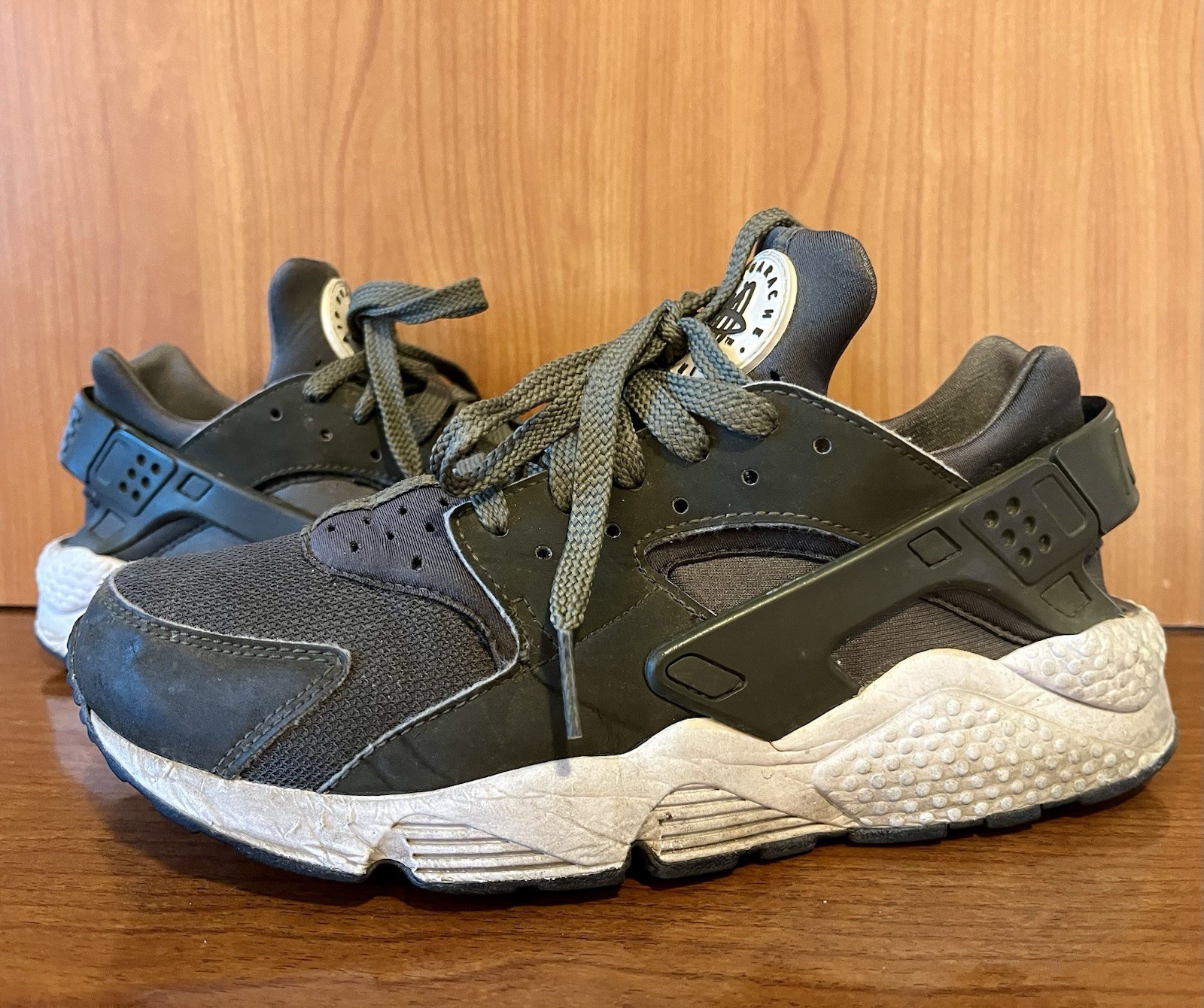 Nike Air Huarache Cargo Khaki Mens Size 9 US Green Athletic Shoes Sneakers