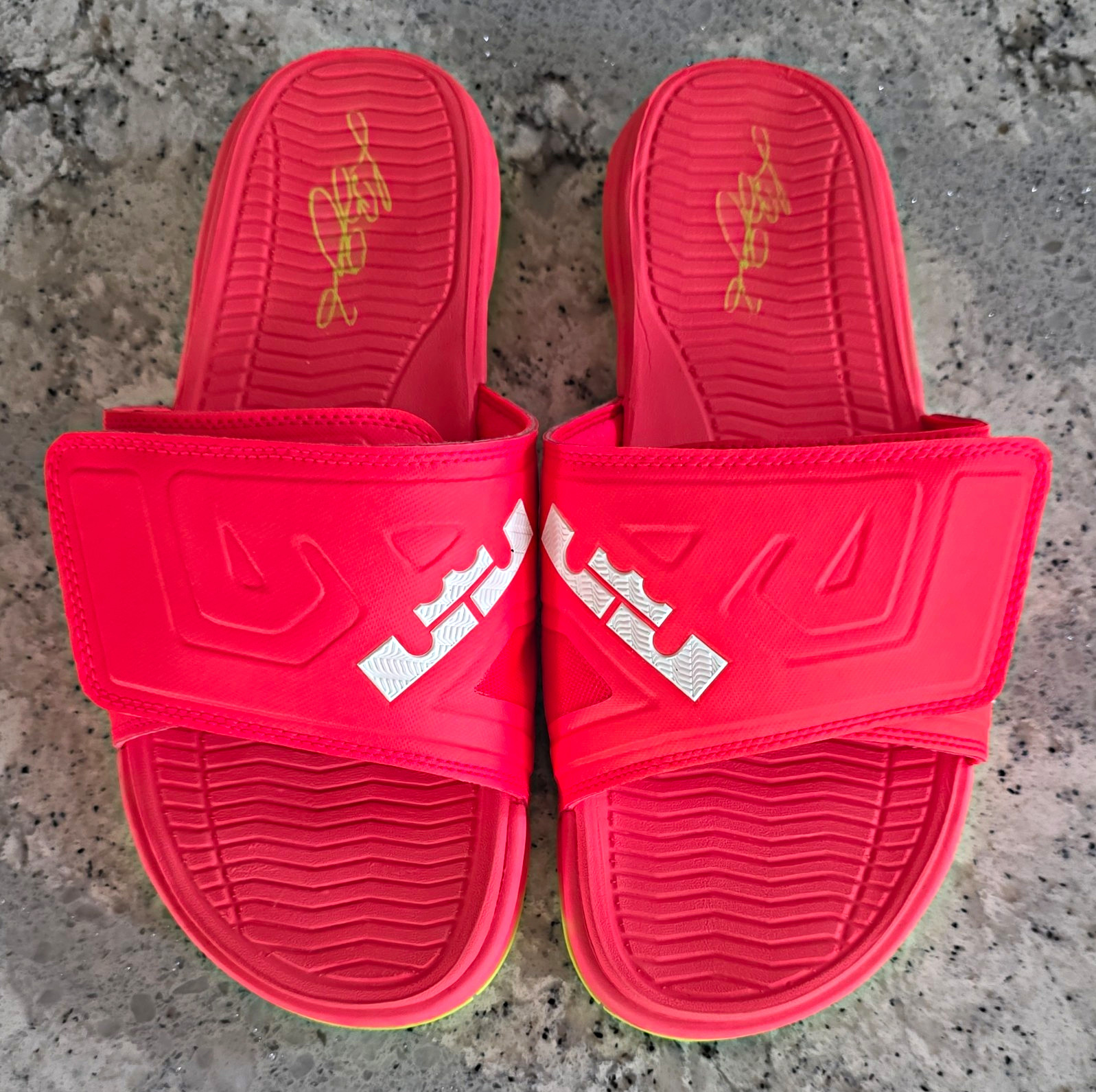 Vintage Nike LeBron James Air Max Slide Hyper Punch / Volt Cushion Men’s US 10