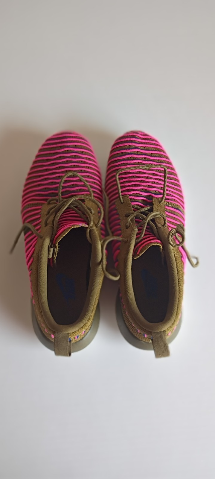 Nike Low Top Striped Pink/Green Lace-Up Athletic Sneaker Teens
