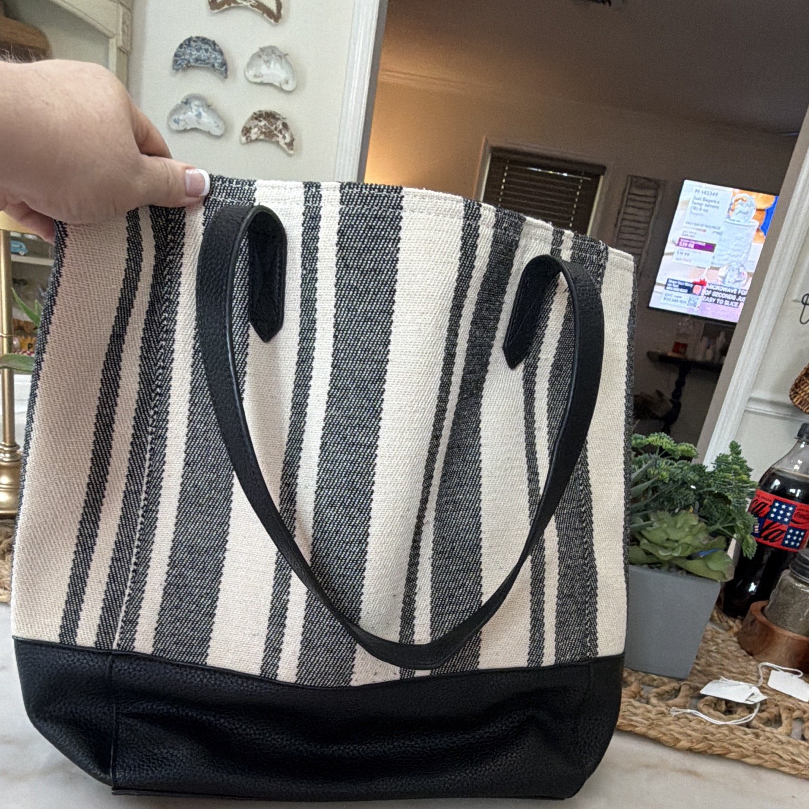 Old Navy Striped Tote Bag Black/Beige Tassel Double Handles Leather Bottom