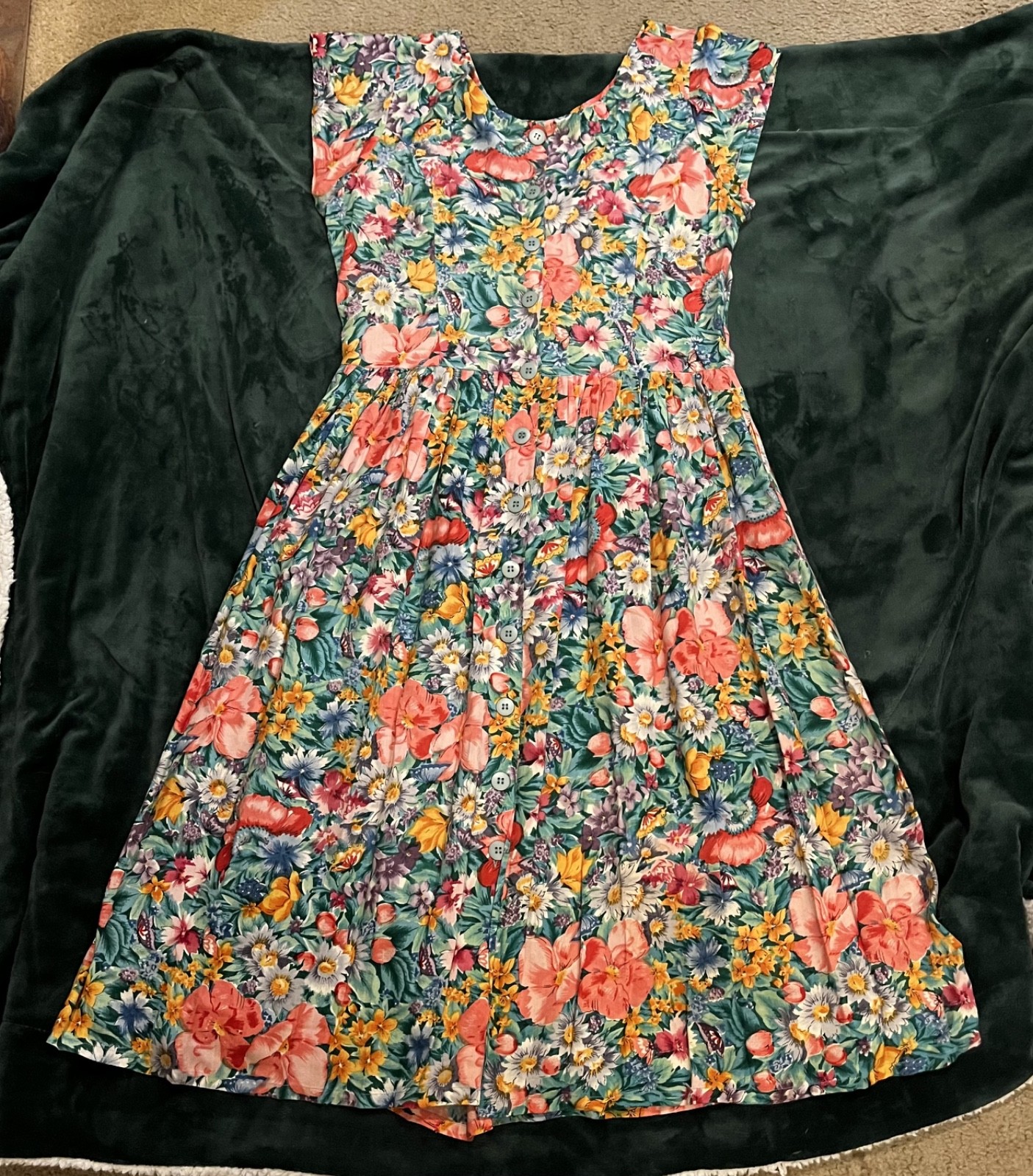 Starina Floral dress size M “HAND WASH OR DRY CLEAN”