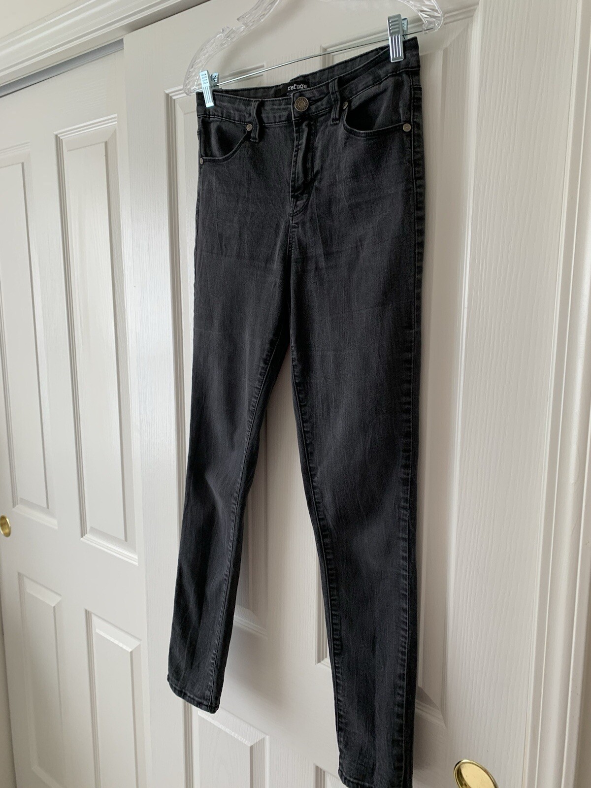 REFUGE CUTE BLACK COTTON POLY SPANDEX BLEND JEANS – SZ 8