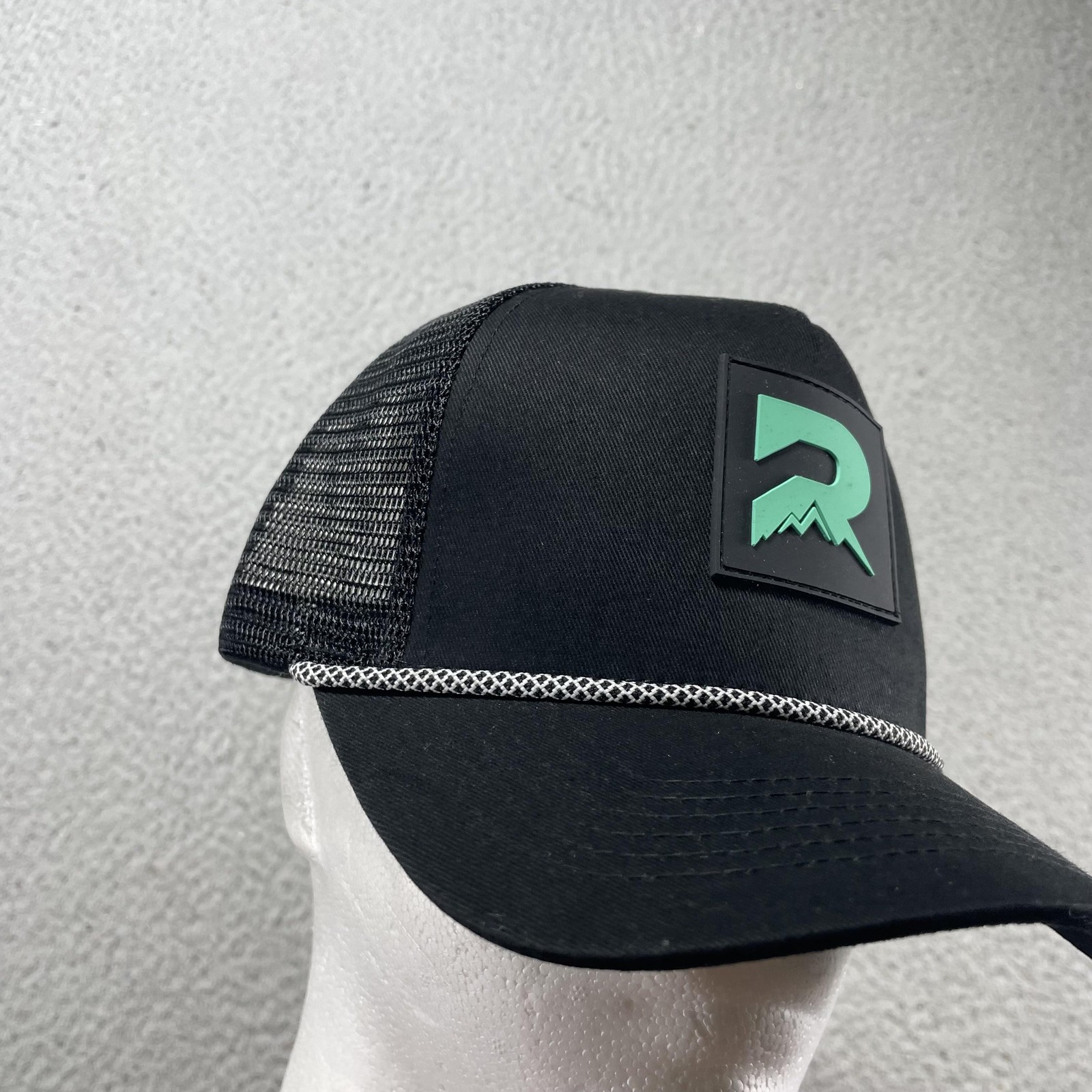 Mountain R Logo Hat Cap Snap Back One Size Mens Black Rope Trucker Mesh Outdoor