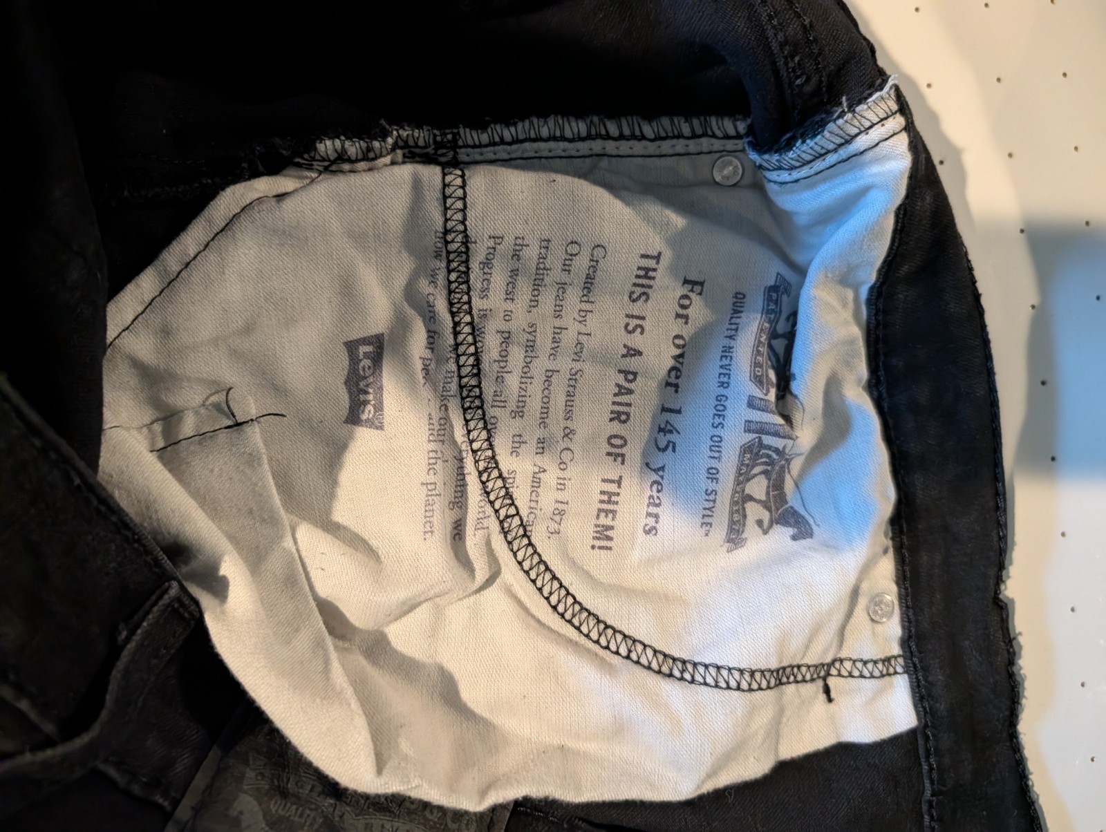 Levis 541 Athletic Taper Jeans Mens 52×29 Black Denim Pants 18757-0105
