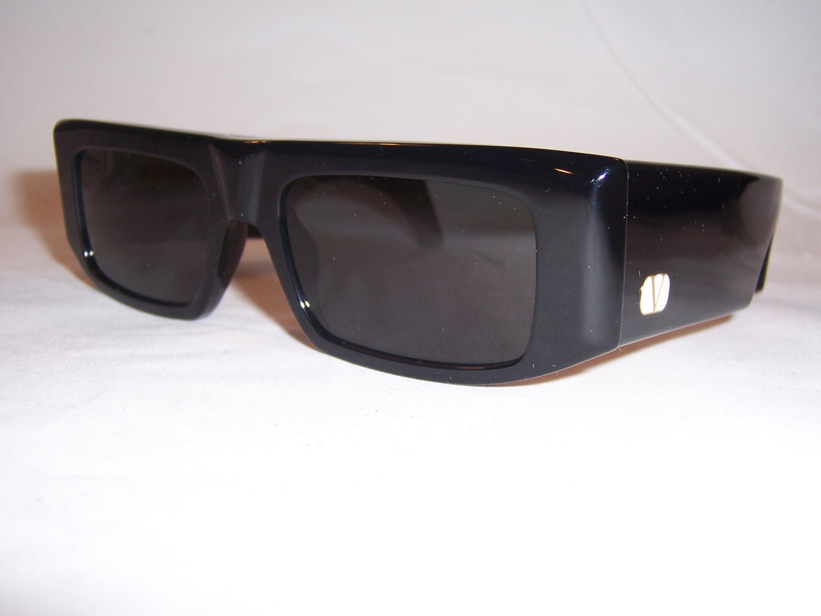 NEW VALENTINO SUNGLASSES VG 0005S 001 BLACK/GRAY 52MM AUTHENTIC