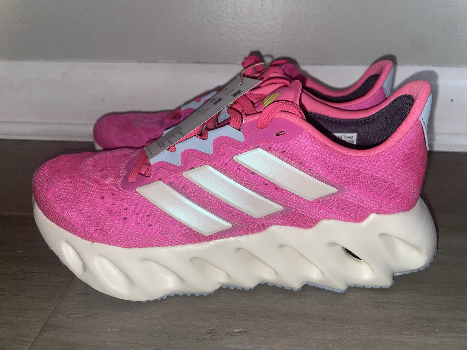 Adidas SWITCH FWD Running Sneakers Women’s Size 6 Pink NEW ID1785