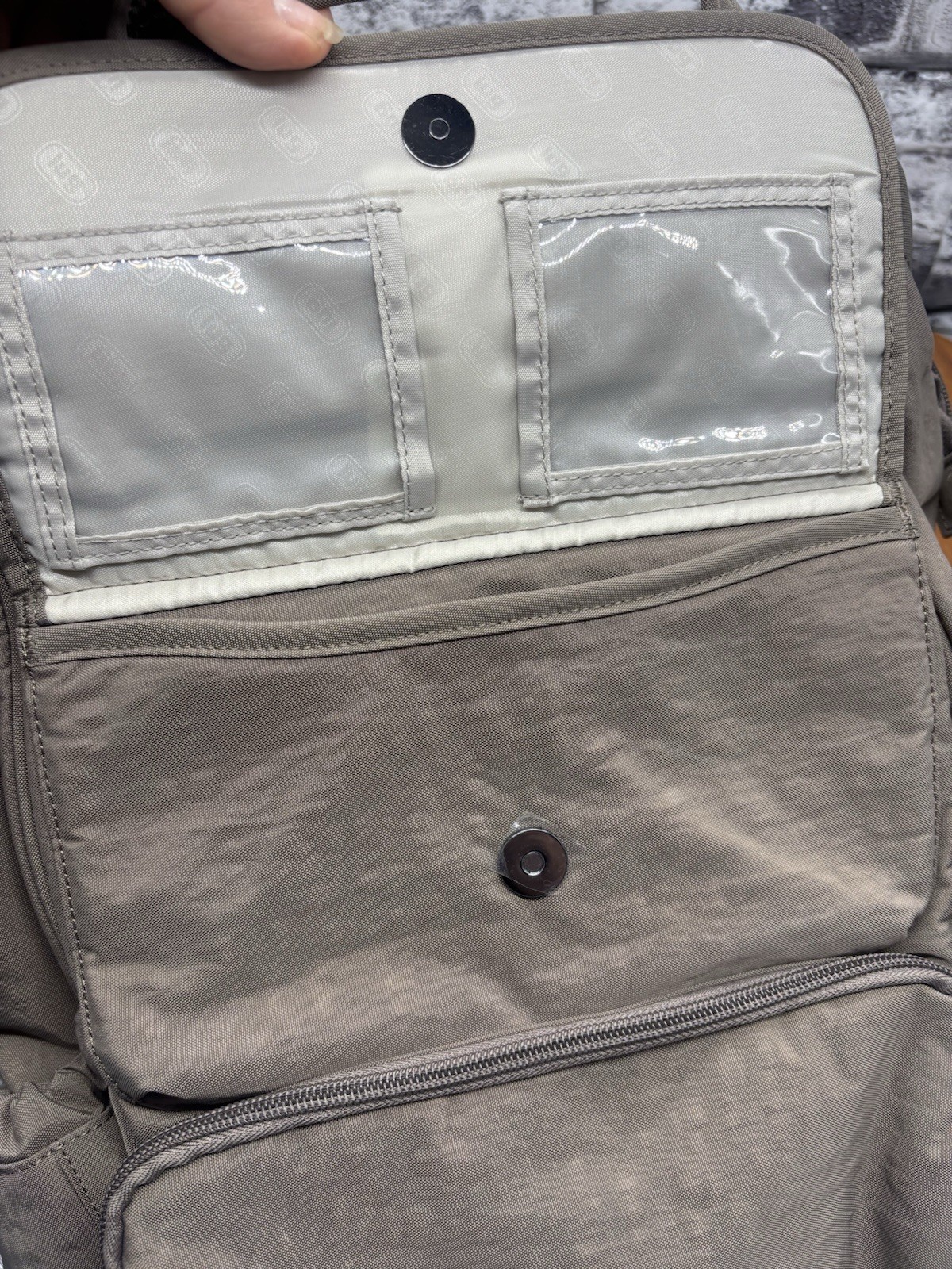 Lug Via 3 In 1 Convertible Bag (Walnut) NWT